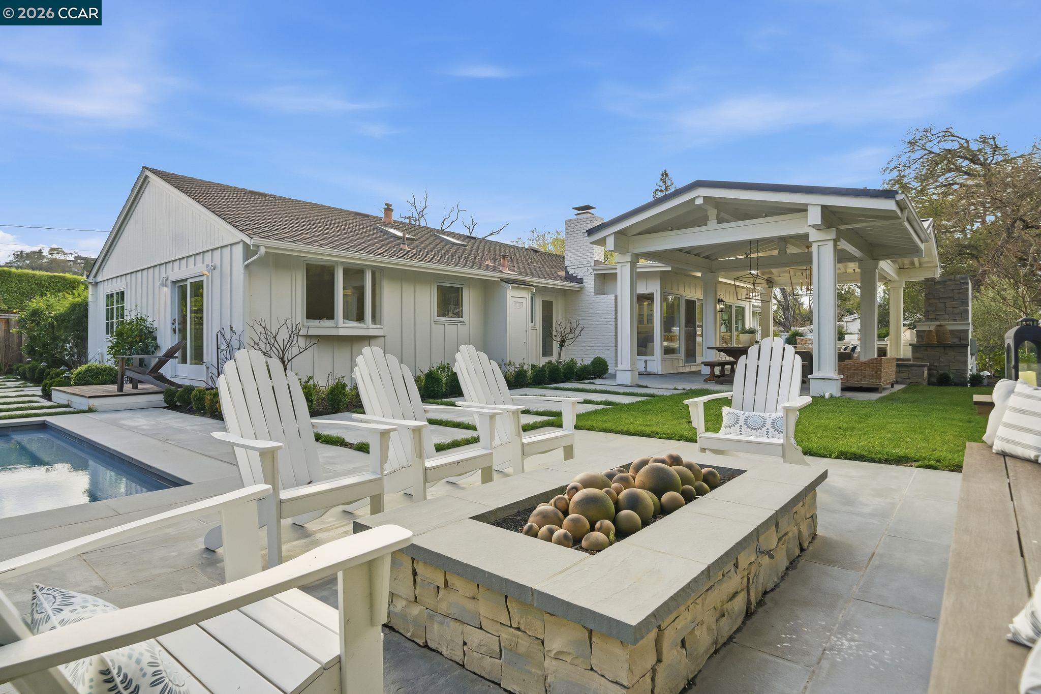 3328 Las Huertas Rd