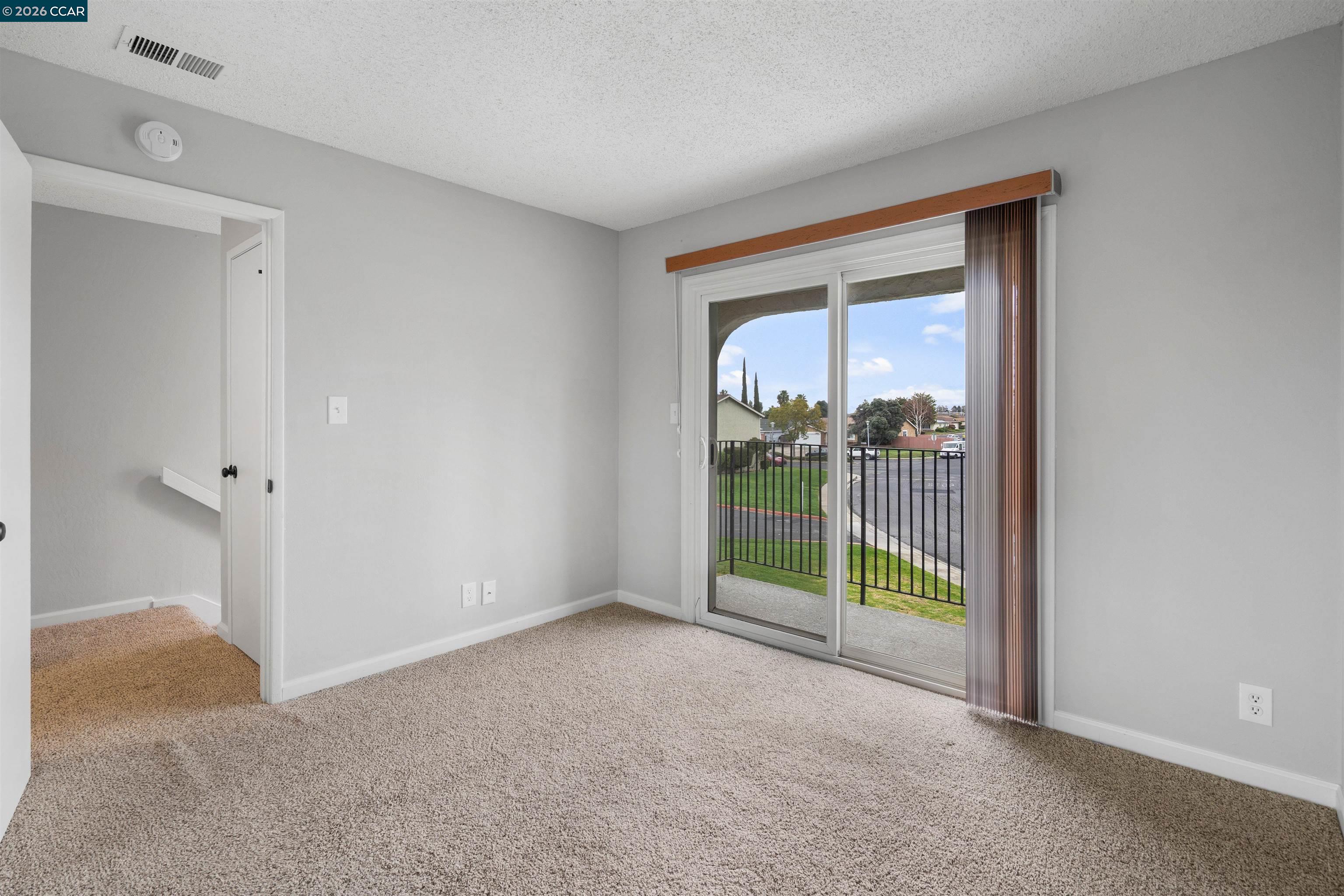 38 Meadowbrook Ave