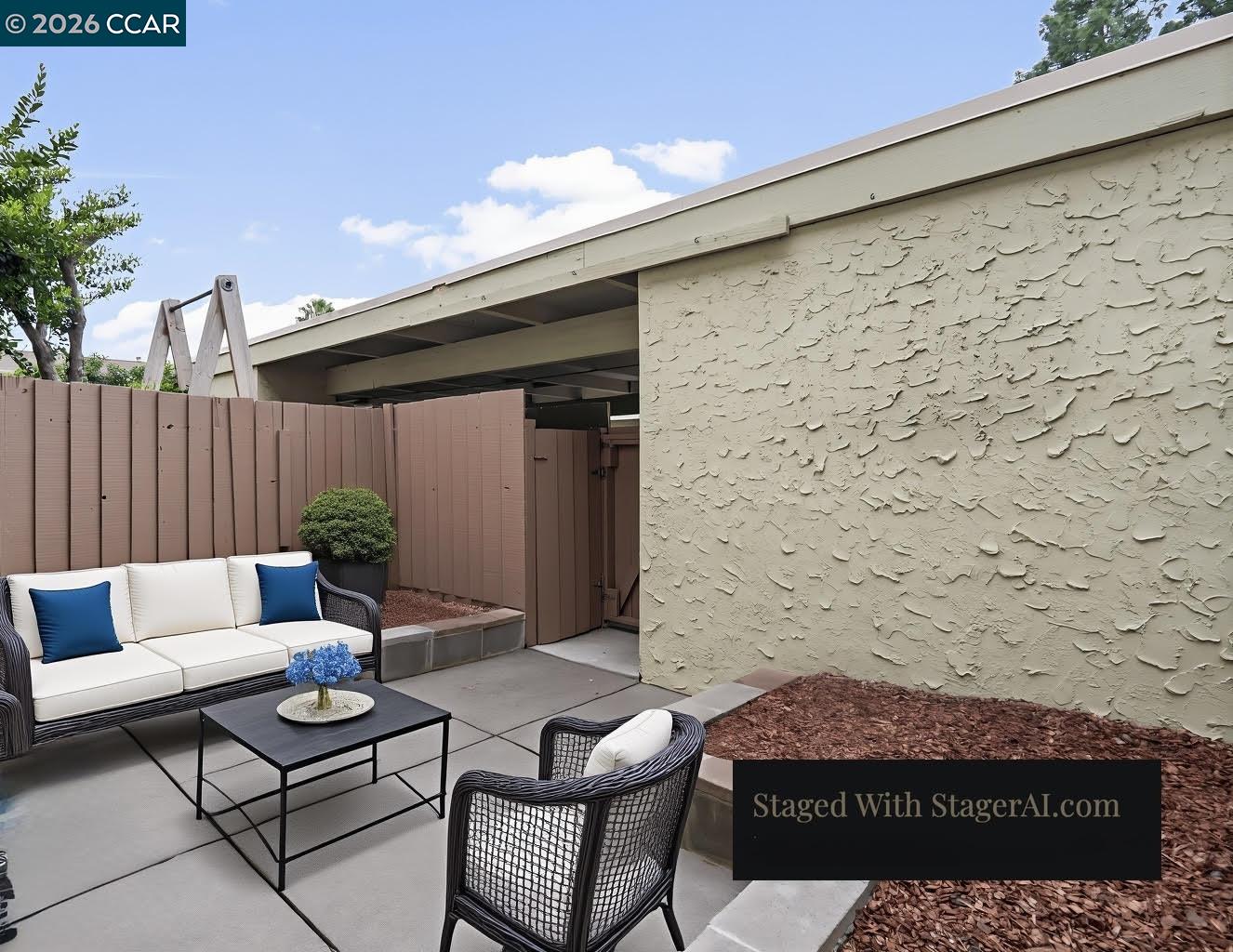 38 Meadowbrook Ave