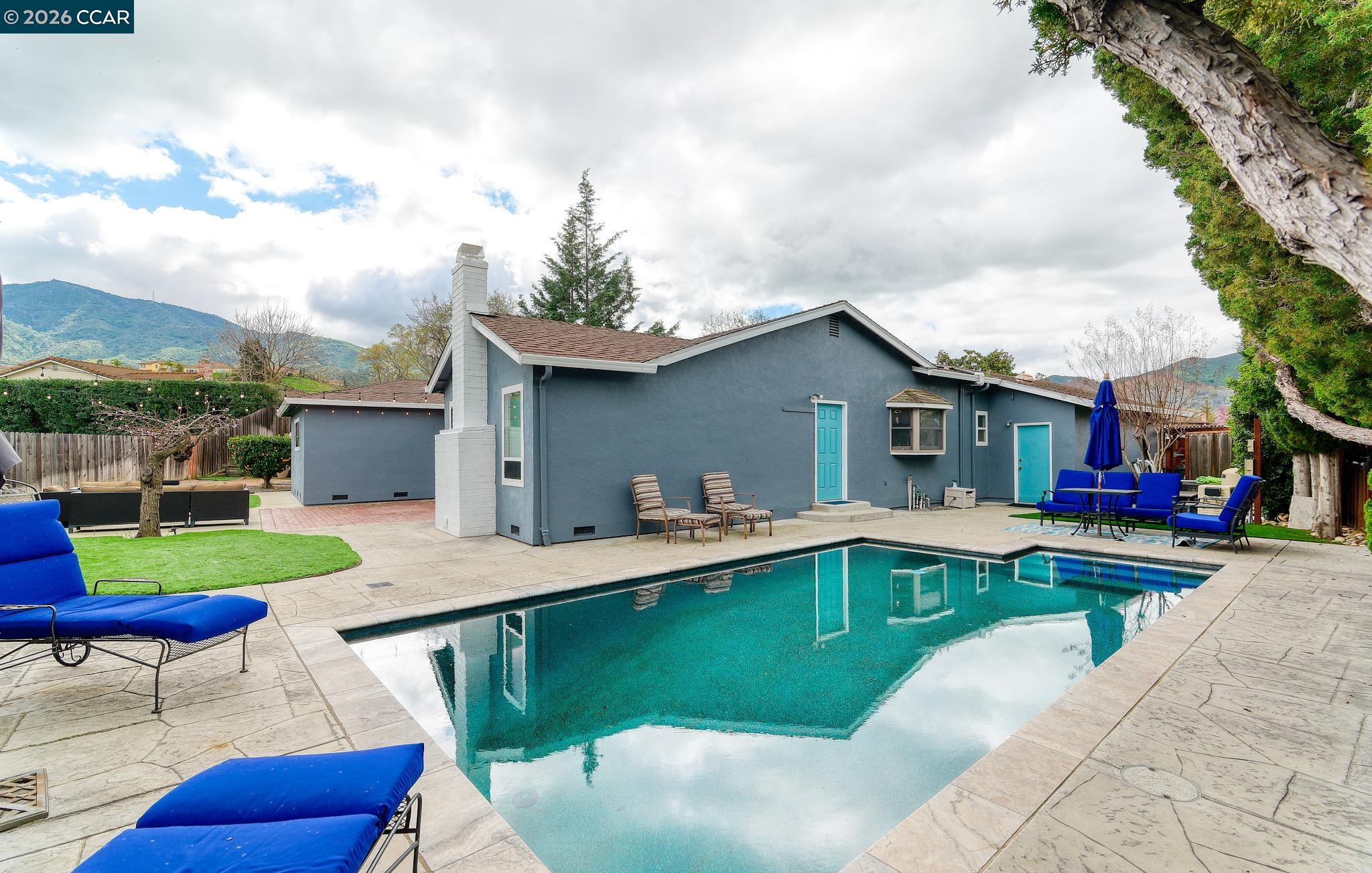 23 Capistrano Ct