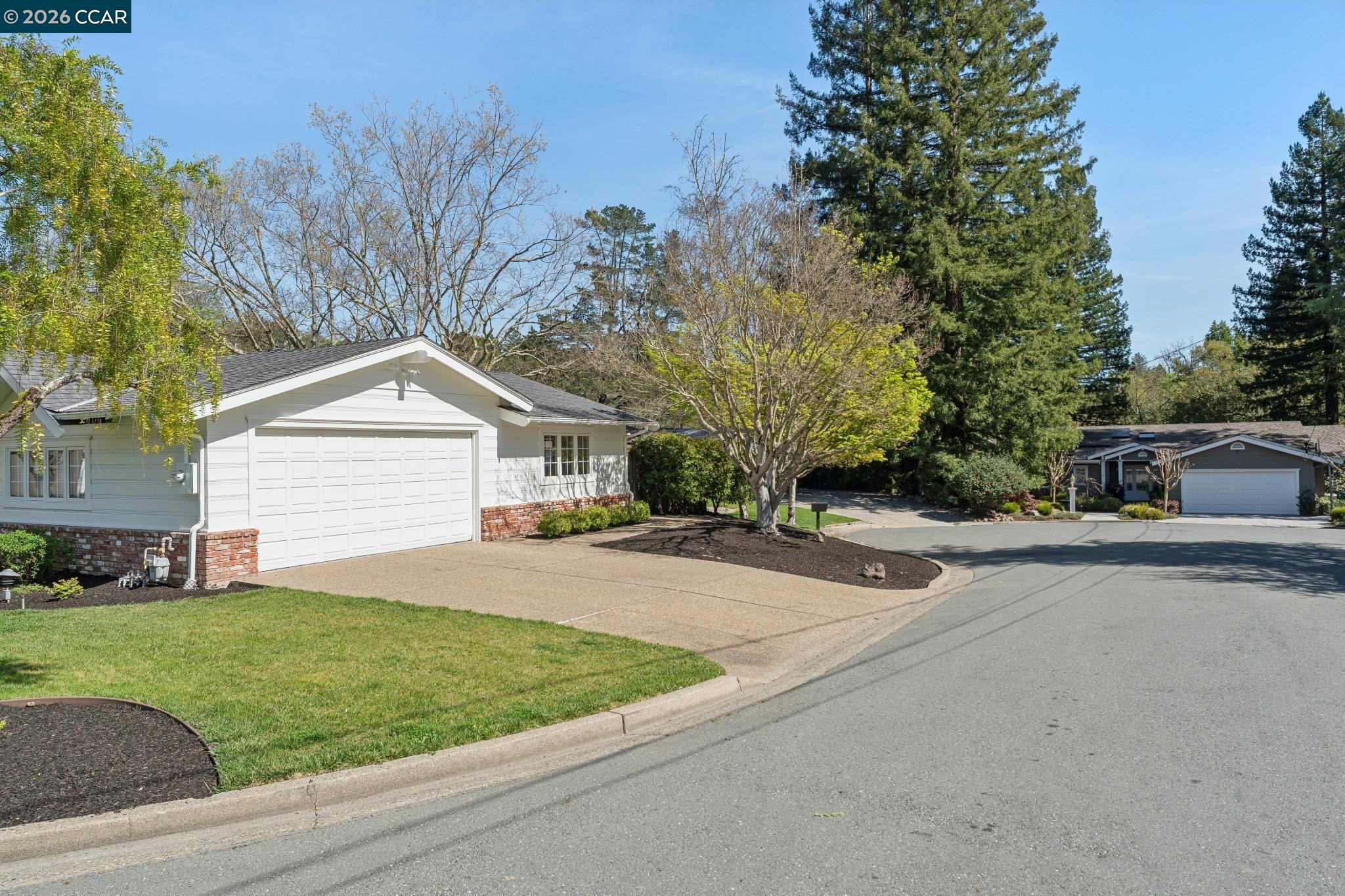 19 Eastwood Dr