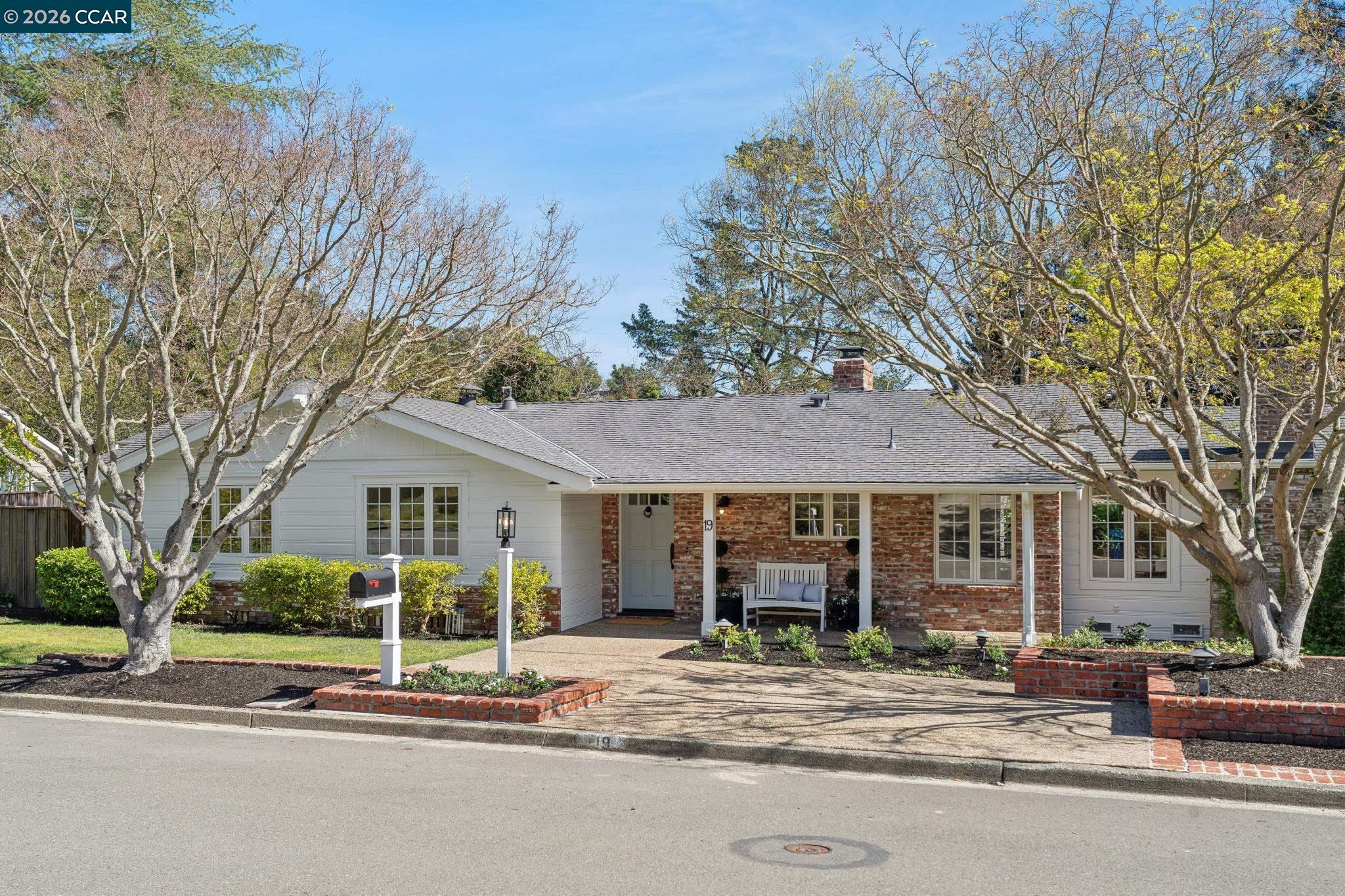 19 Eastwood Dr