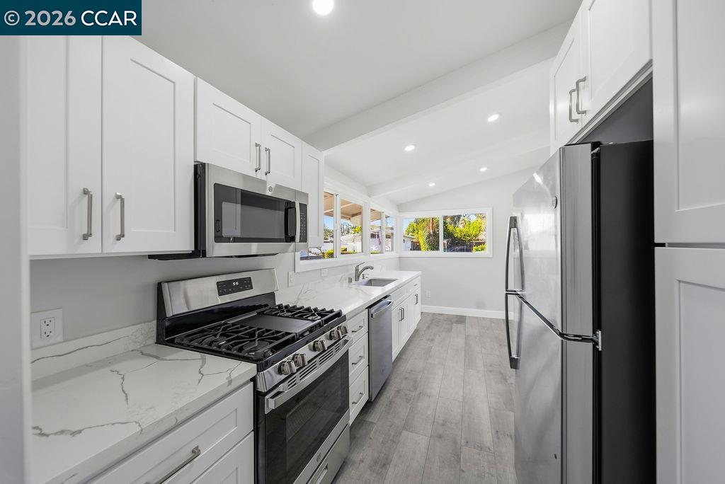 1737 Ravenwood Dr