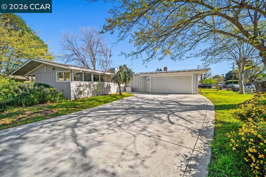 1737 Ravenwood Dr
