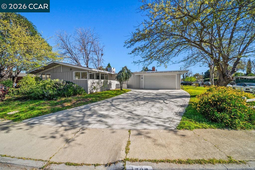 1737 Ravenwood Dr