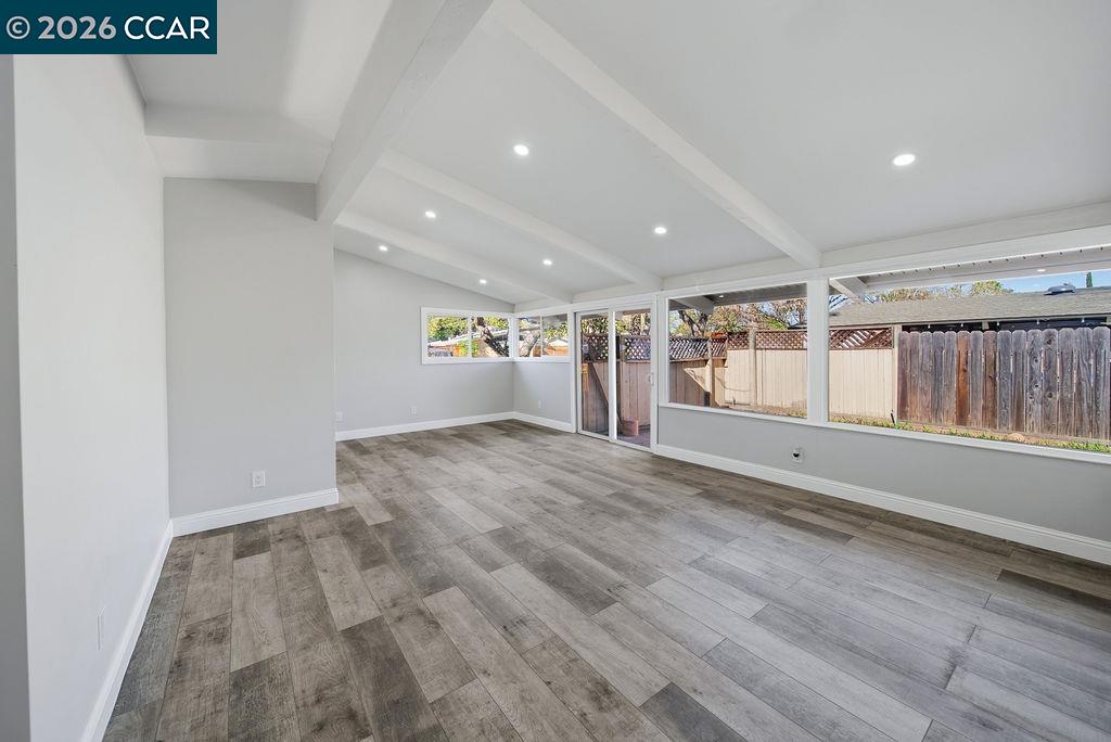 1737 Ravenwood Dr