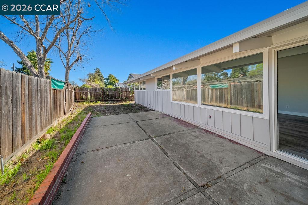 1737 Ravenwood Dr
