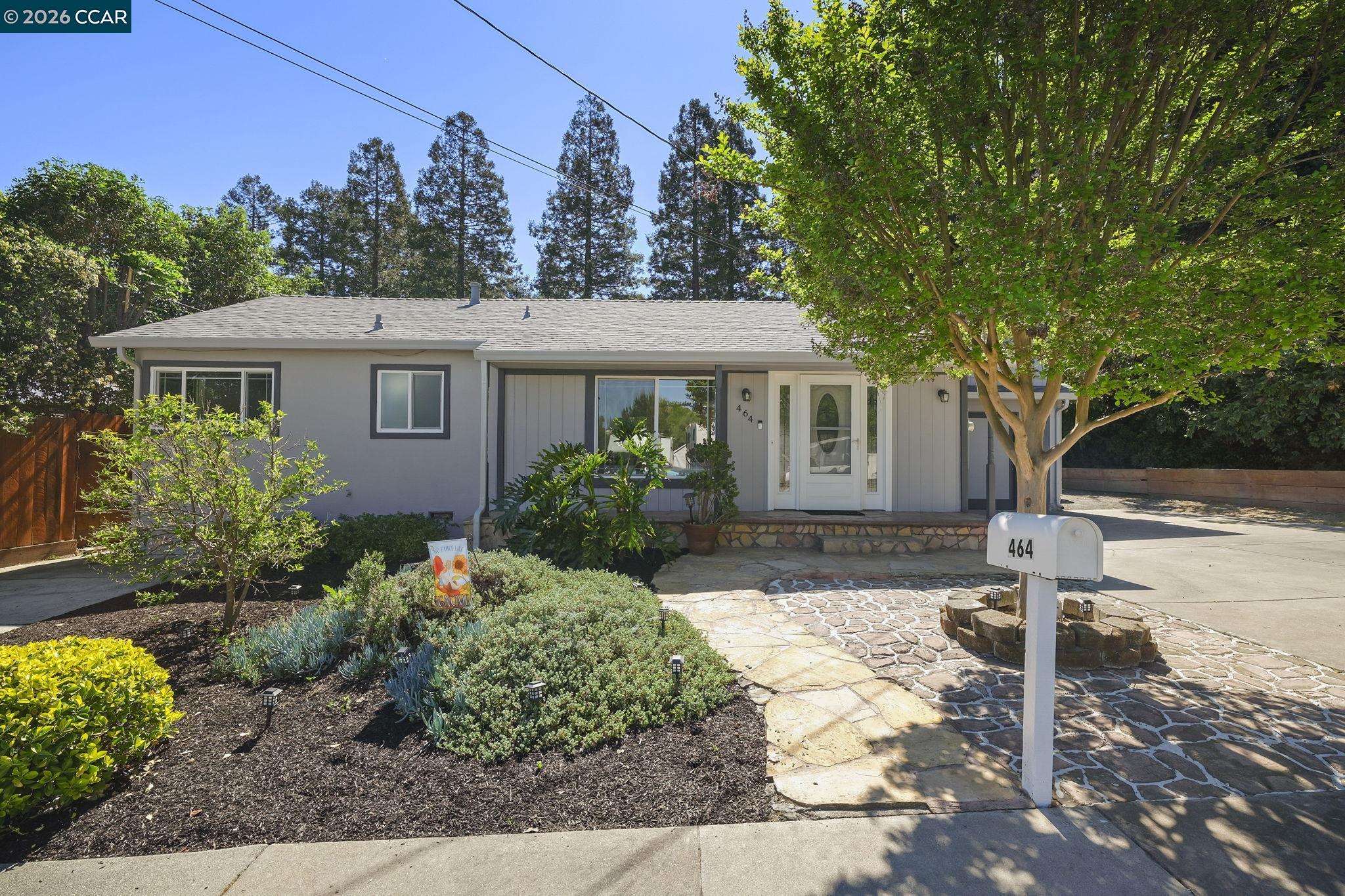 464 Palm Avenue