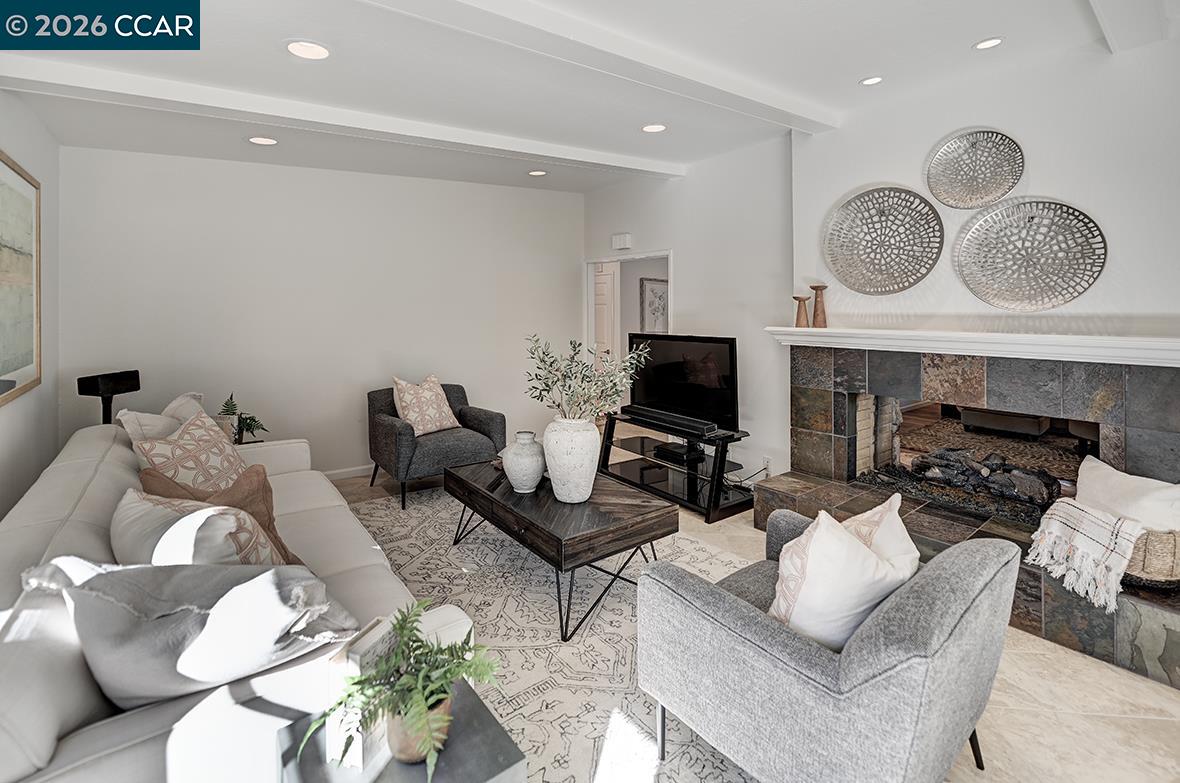 2253 Belford Dr