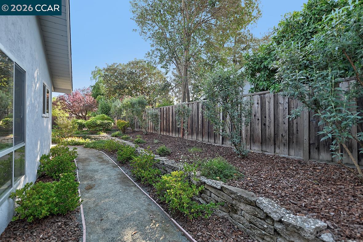 2253 Belford Dr