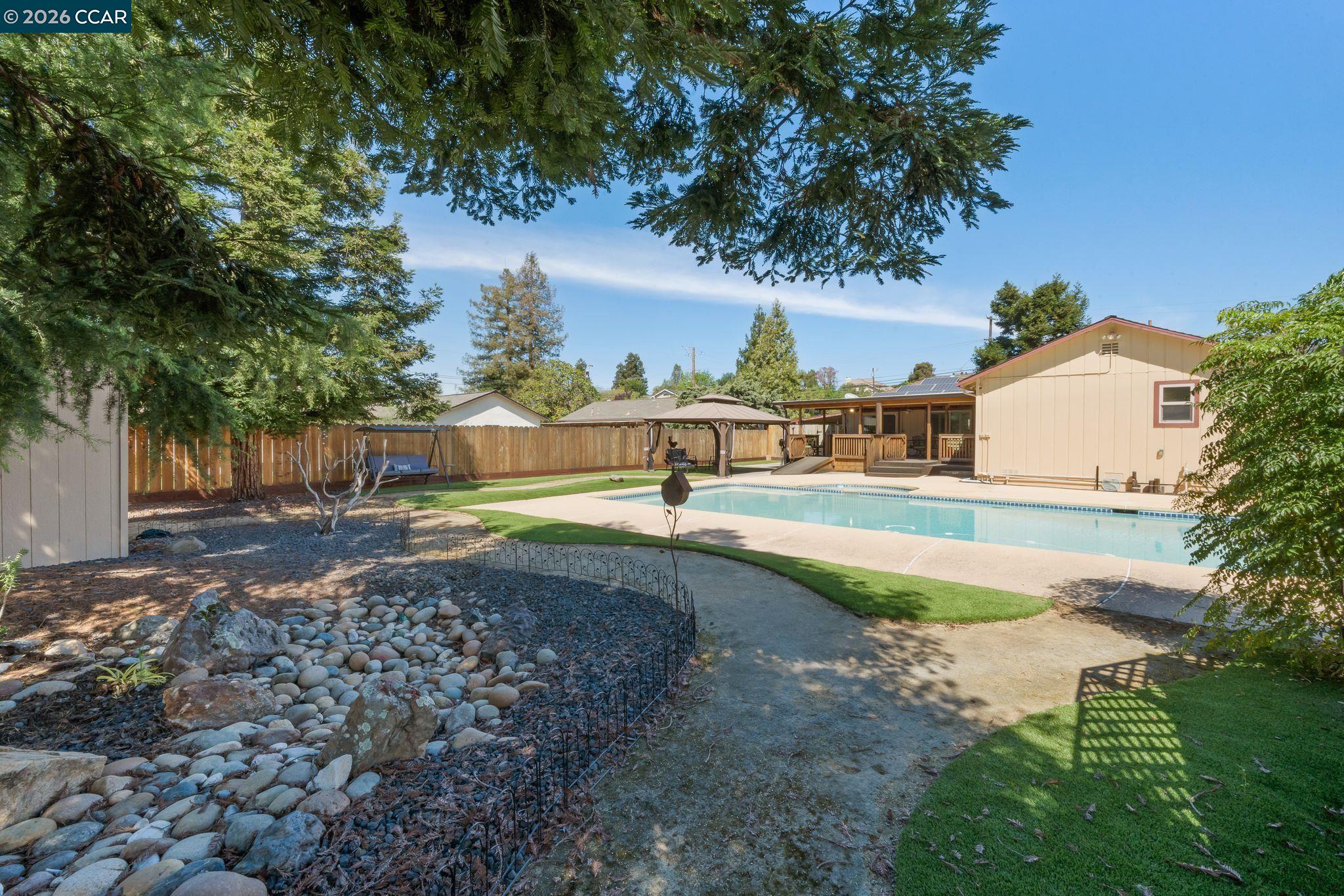 4020 Joan Ave