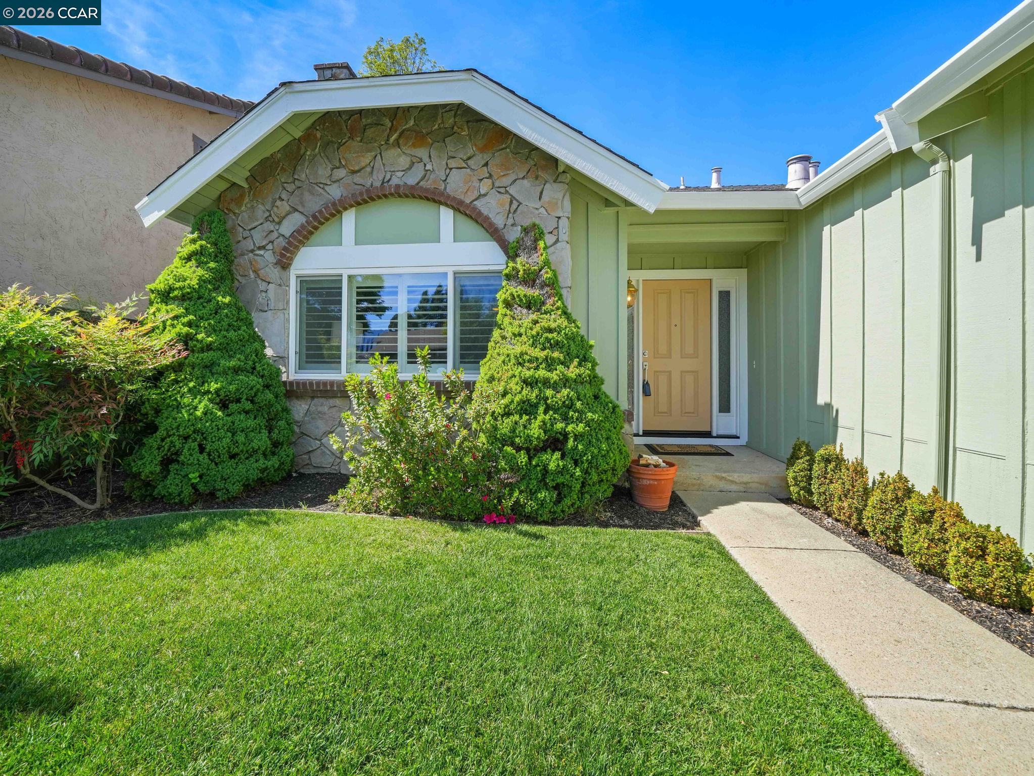 5021 Murchio Dr