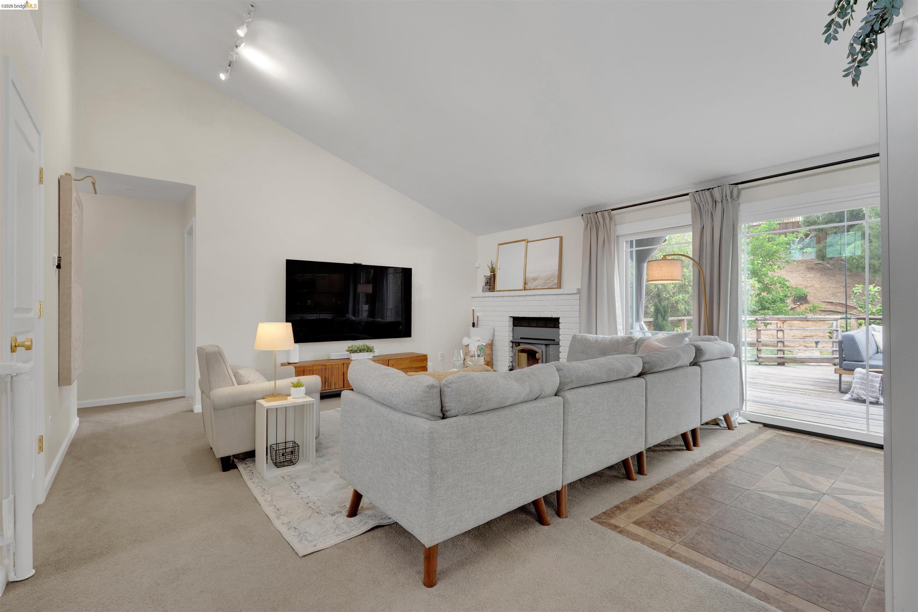 3991 Alta Vista Cir