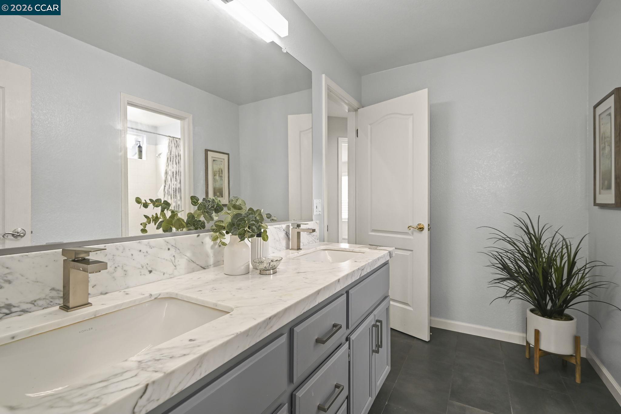 1161 Torrey Pines Pl