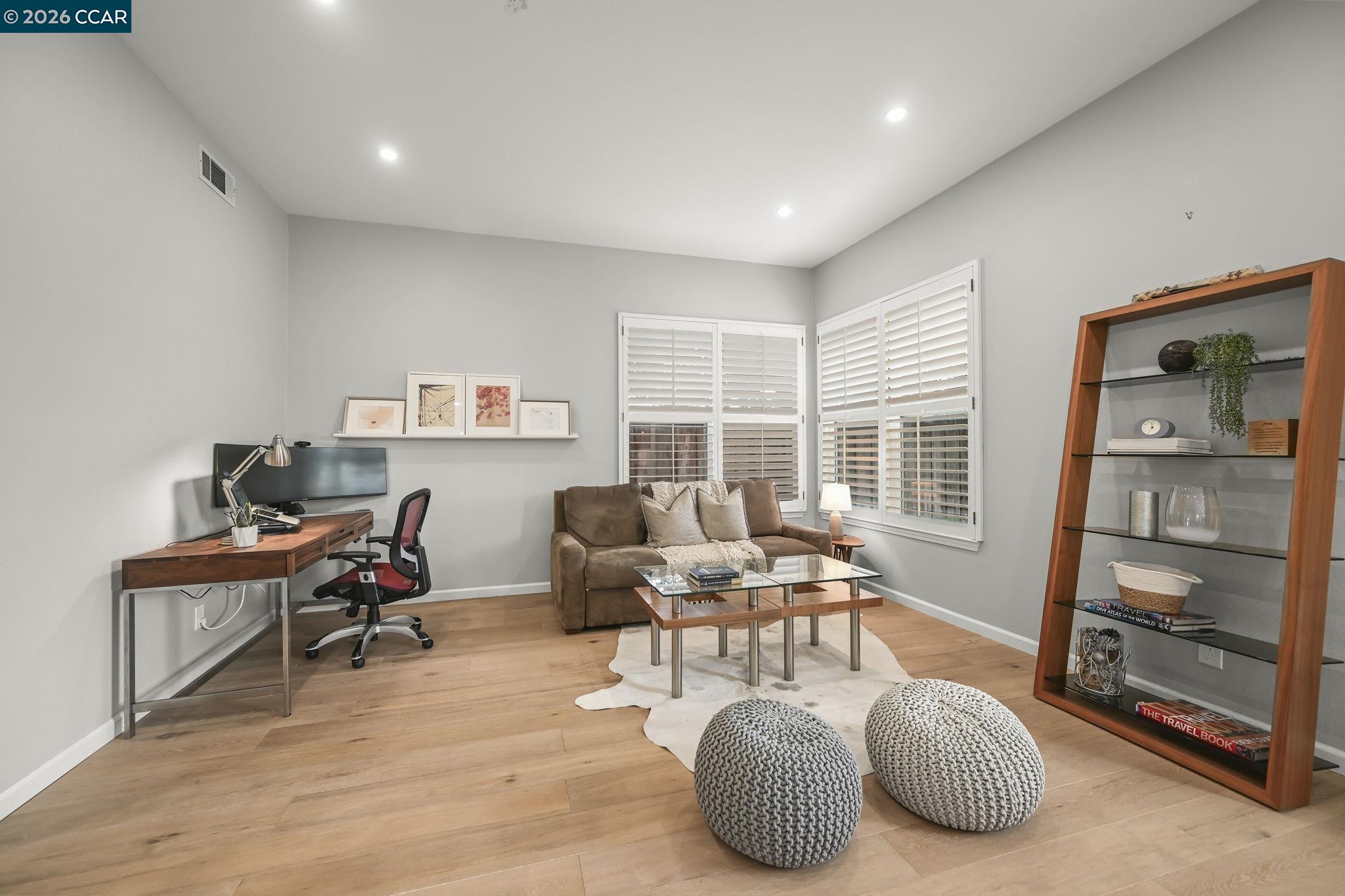 1161 Torrey Pines Pl
