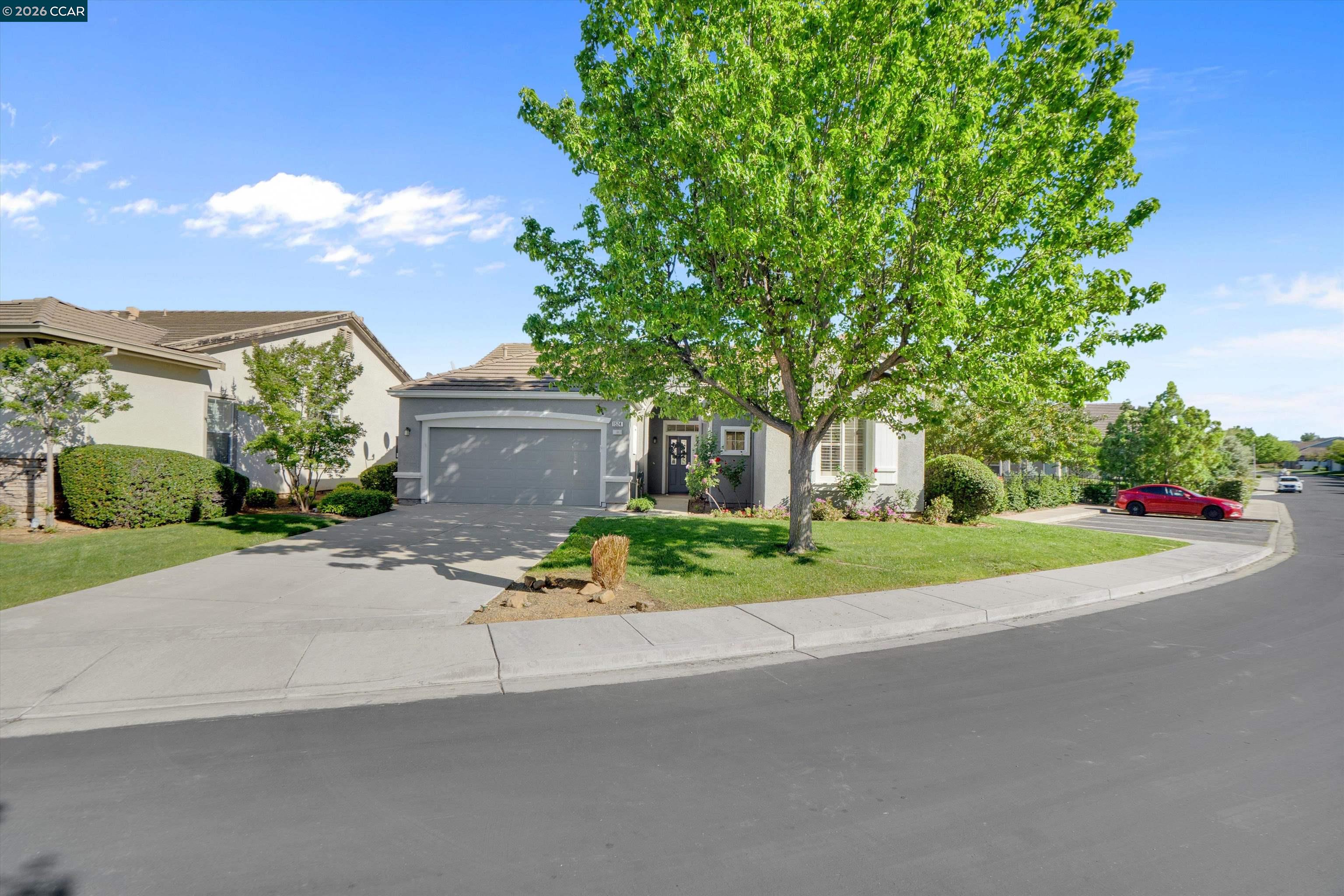 1524 Bismarck Ln