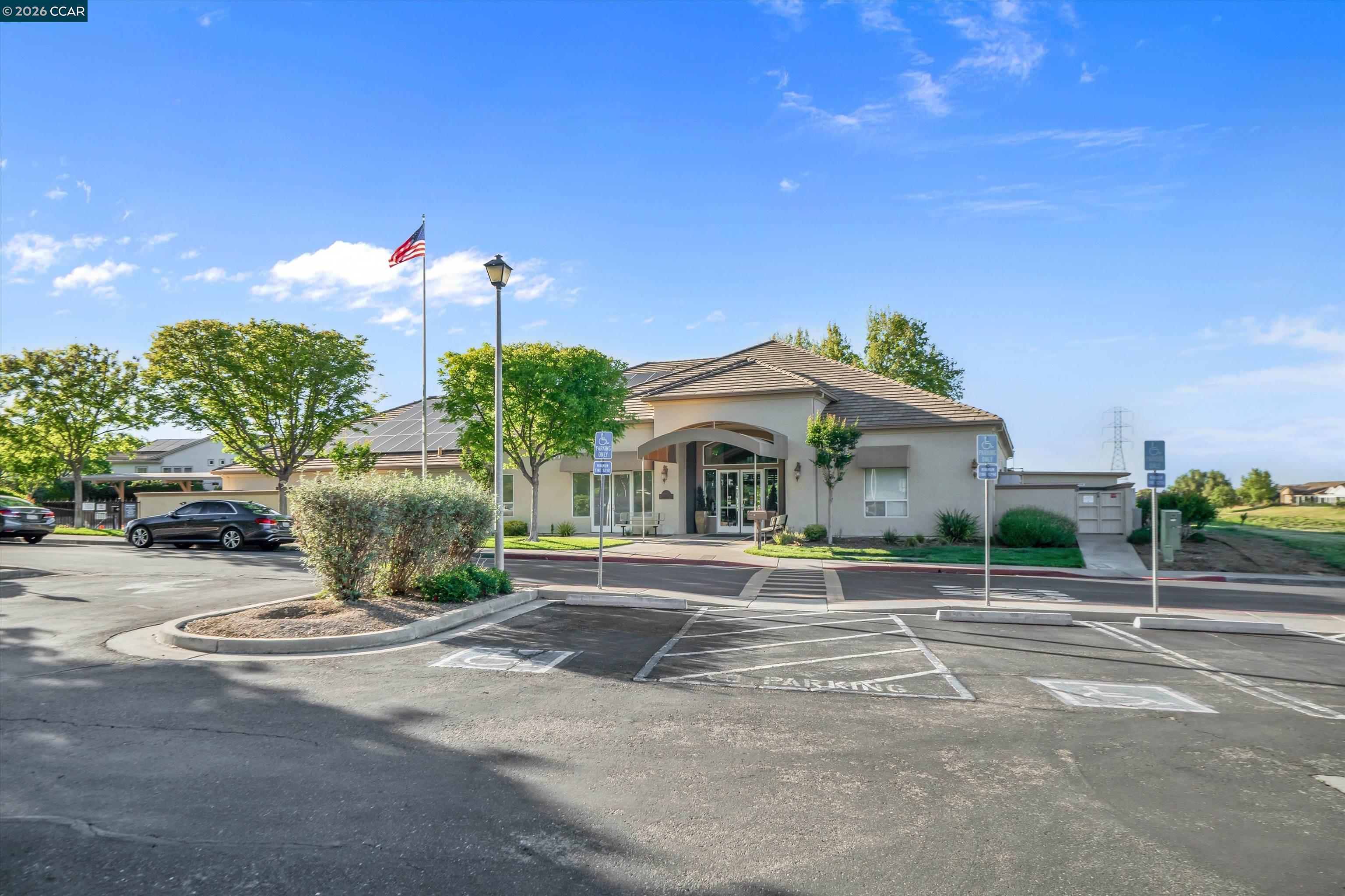 1524 Bismarck Ln