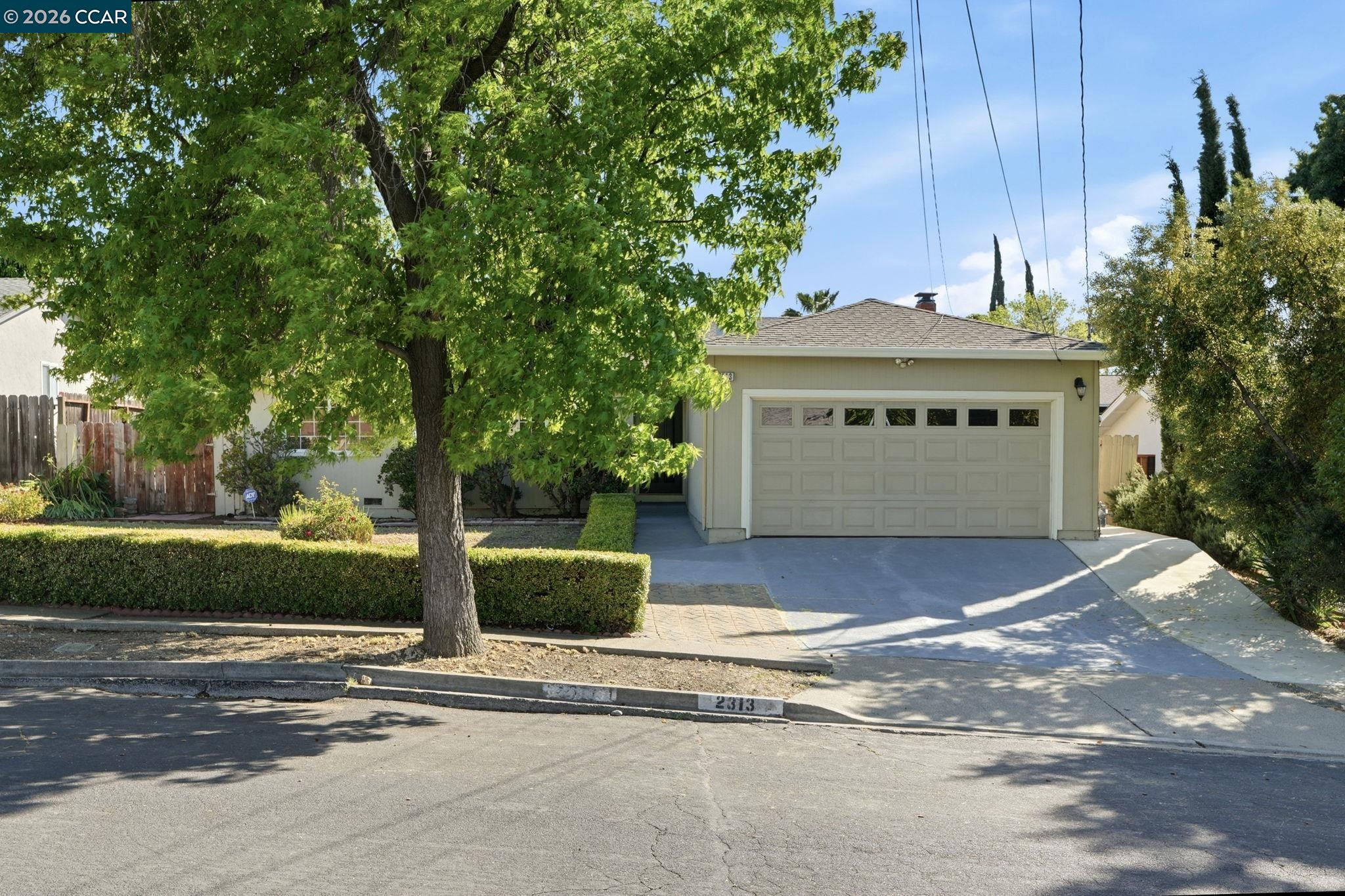 2313 Panoramic Dr