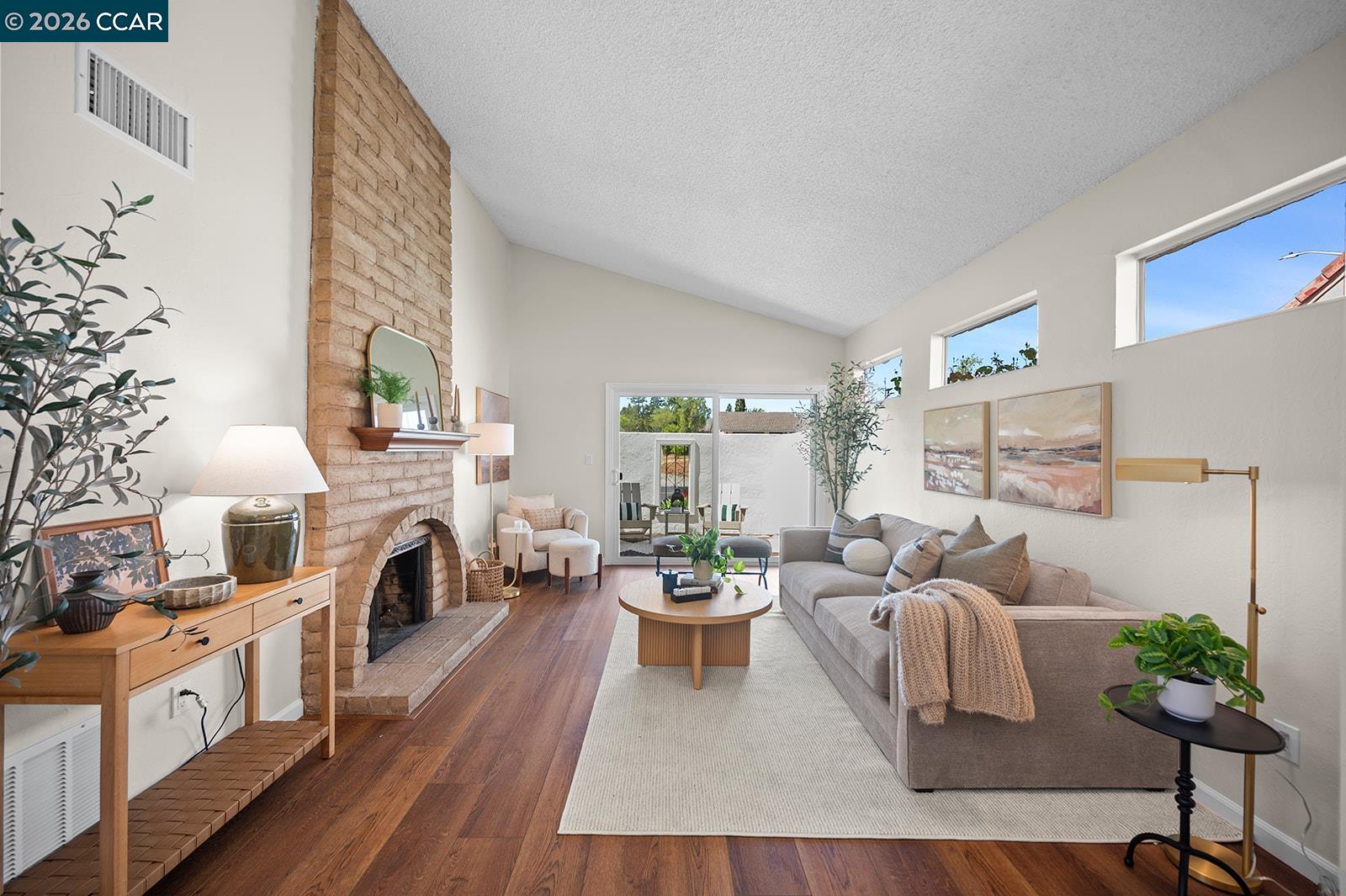 425 Glacier Dr