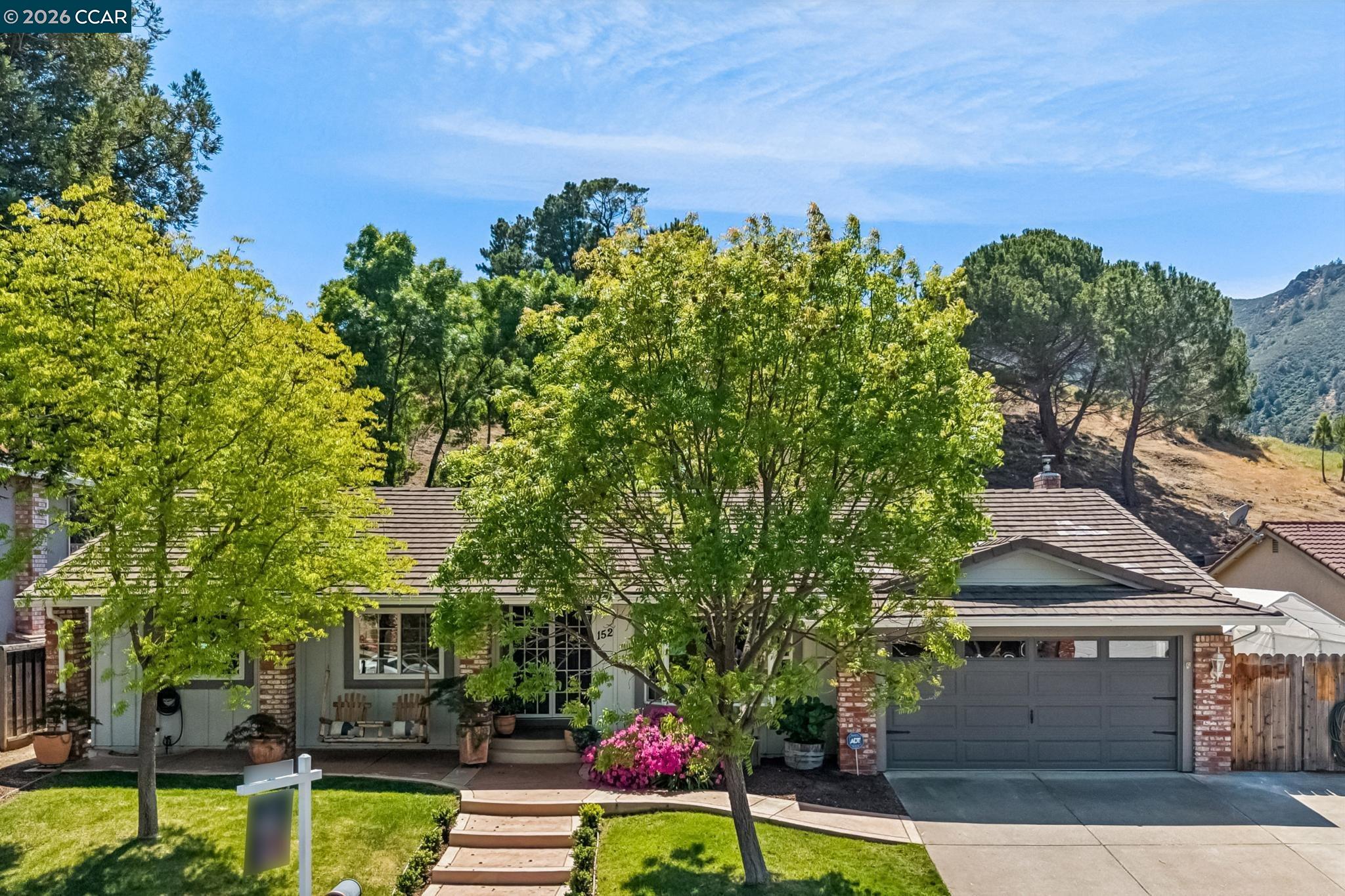 152 Regency Dr