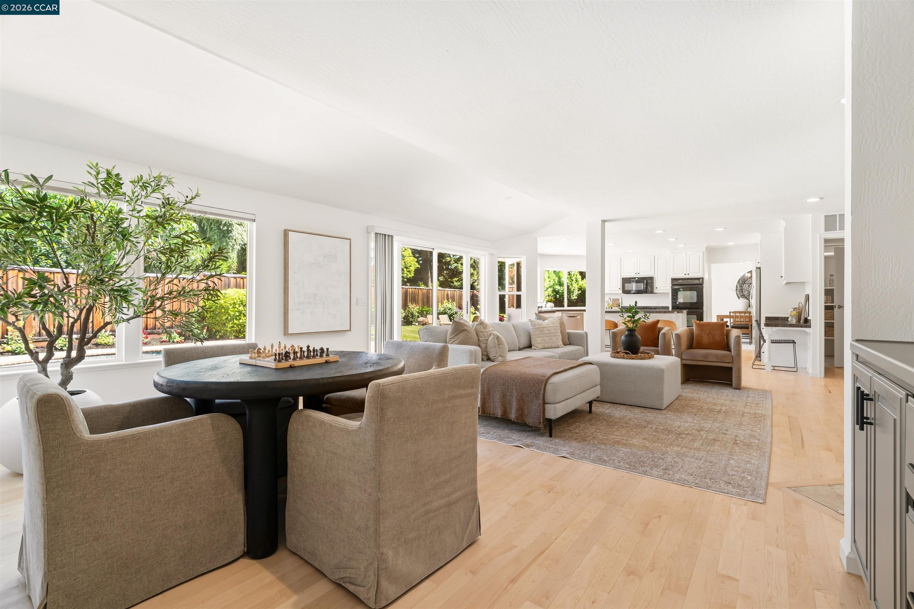 918 Cortina Ct