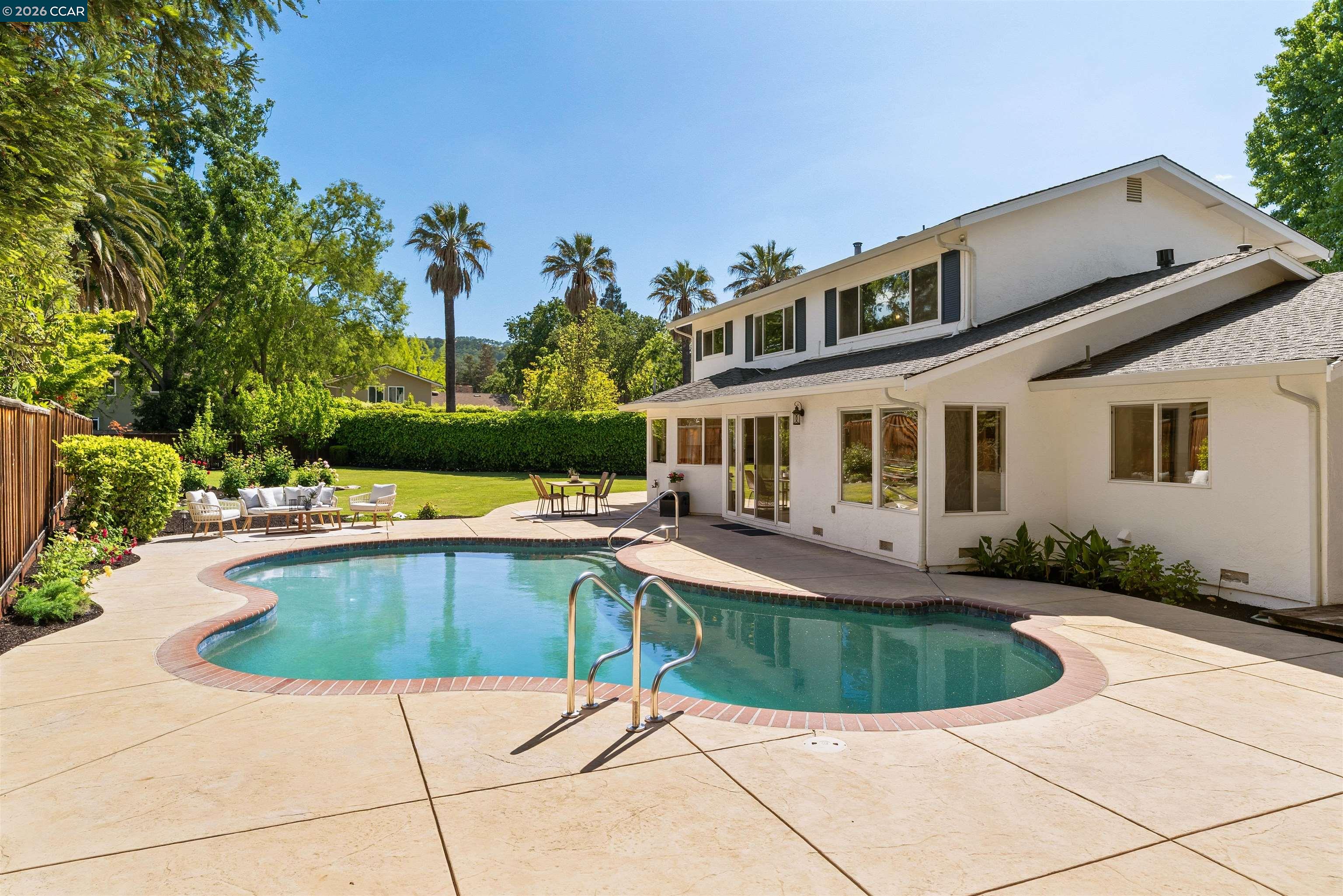 918 Cortina Ct