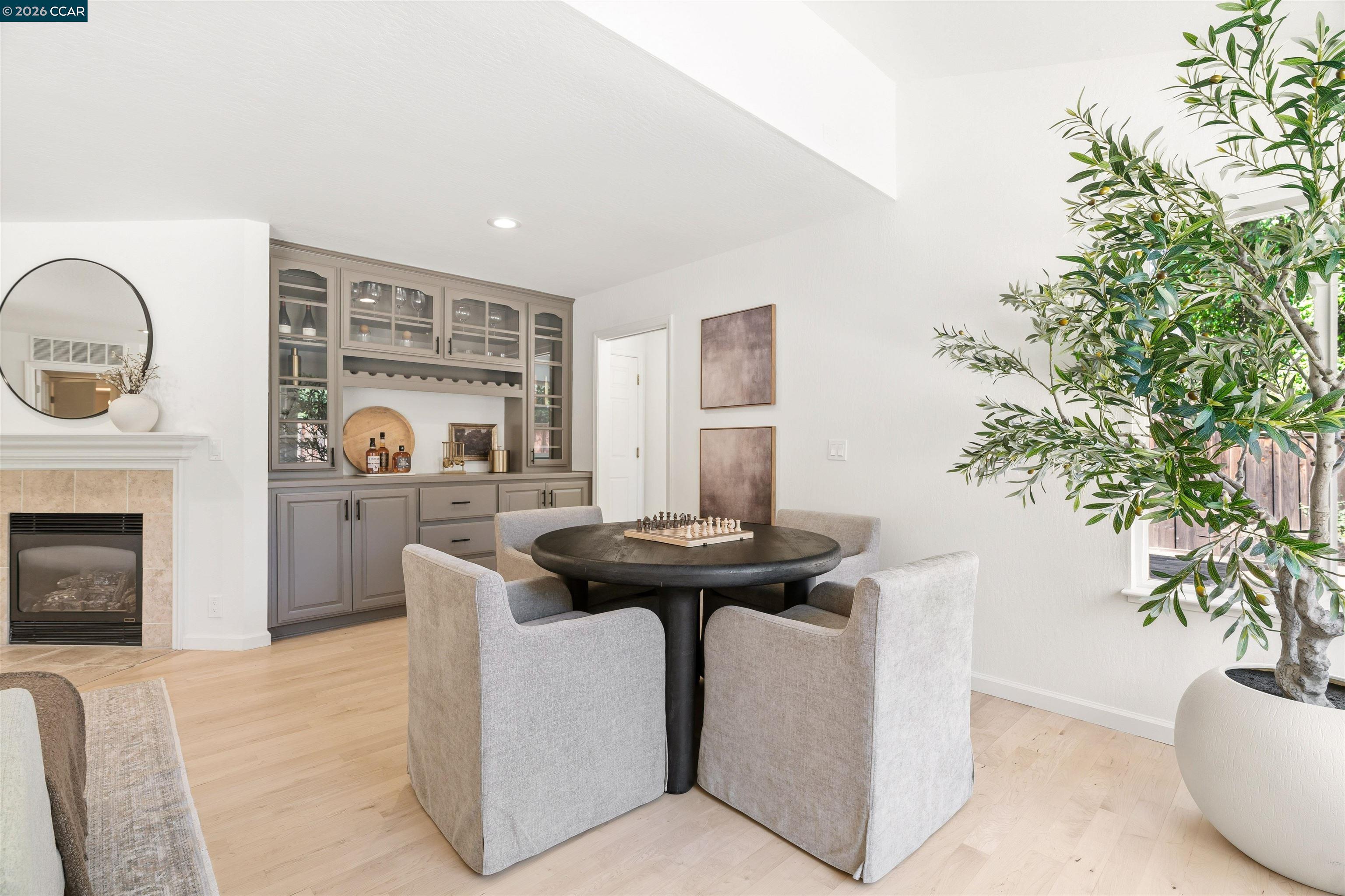 918 Cortina Ct