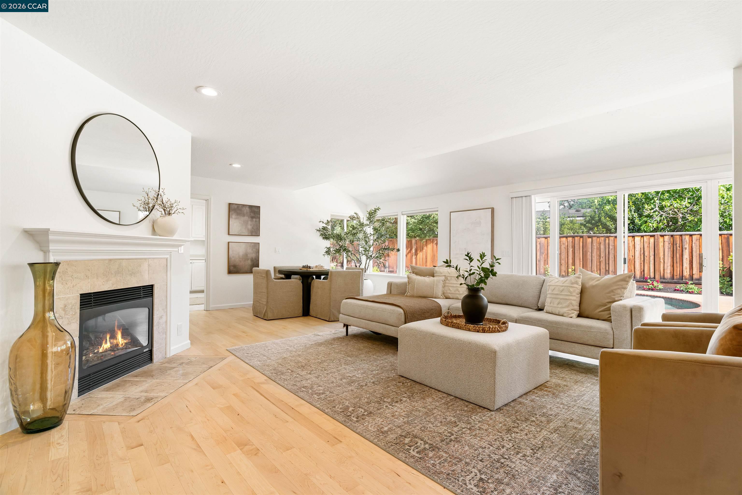 918 Cortina Ct