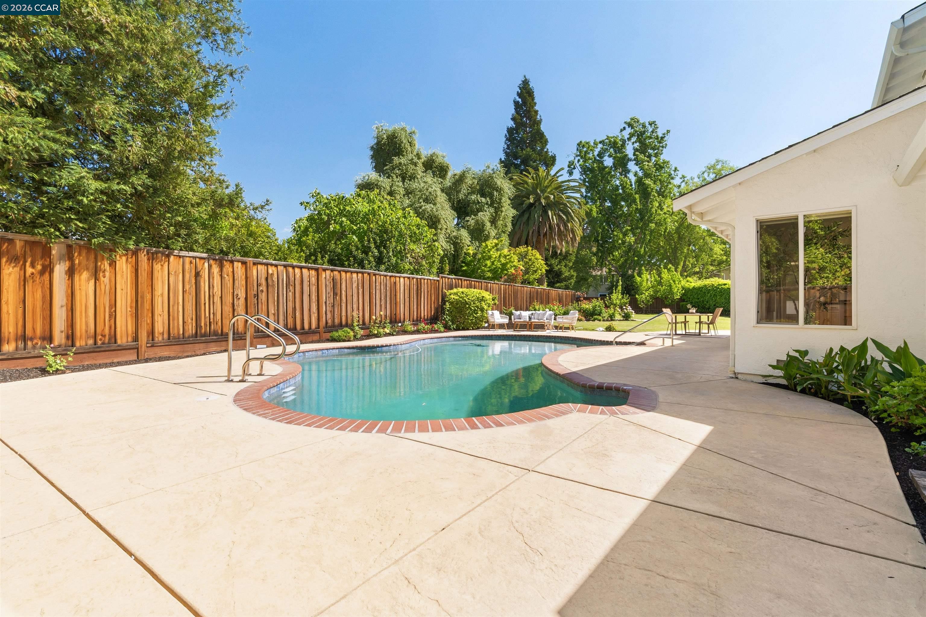 918 Cortina Ct