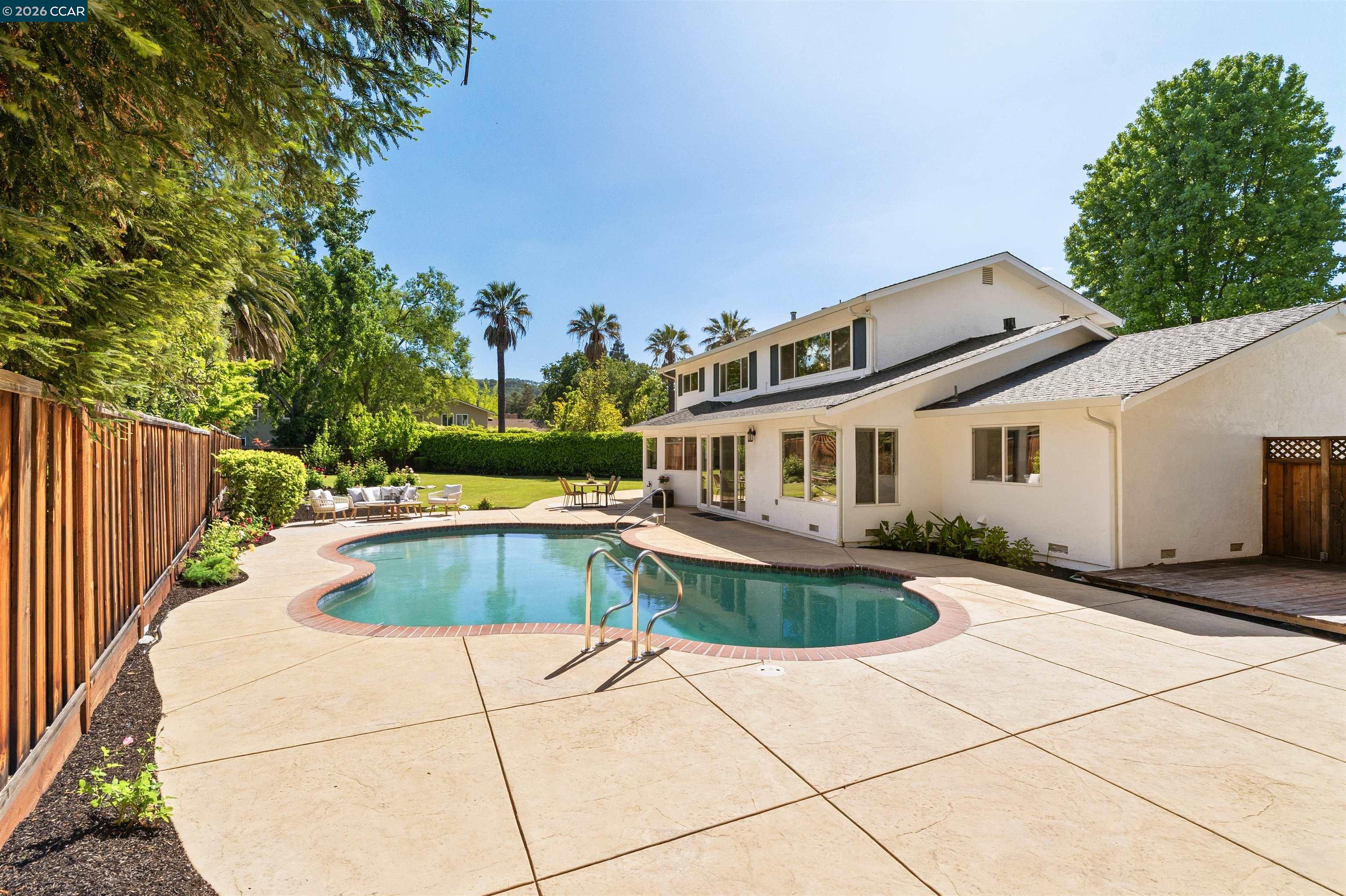 918 Cortina Ct