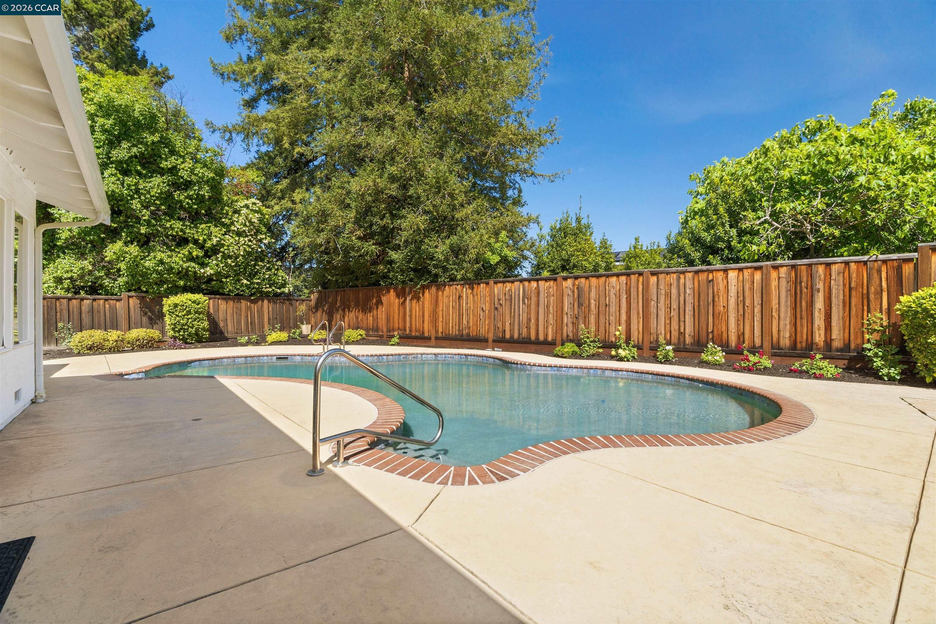918 Cortina Ct