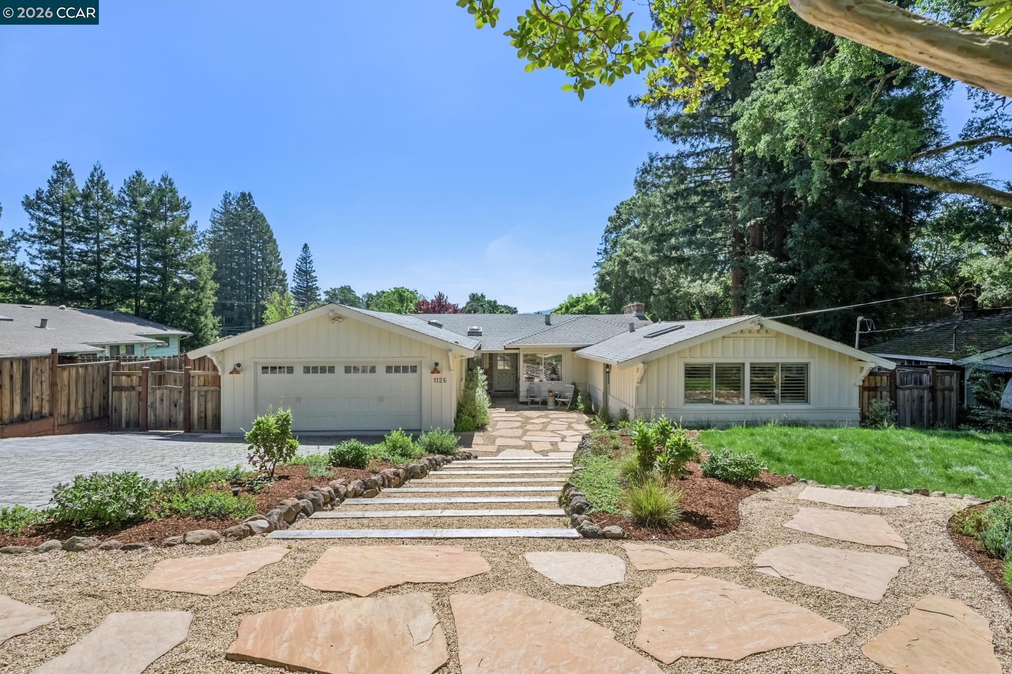 1126 Hidalgo Ct