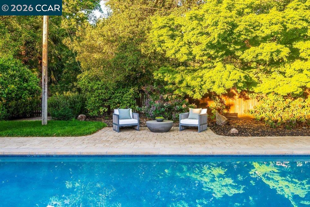 862 McEllen Way