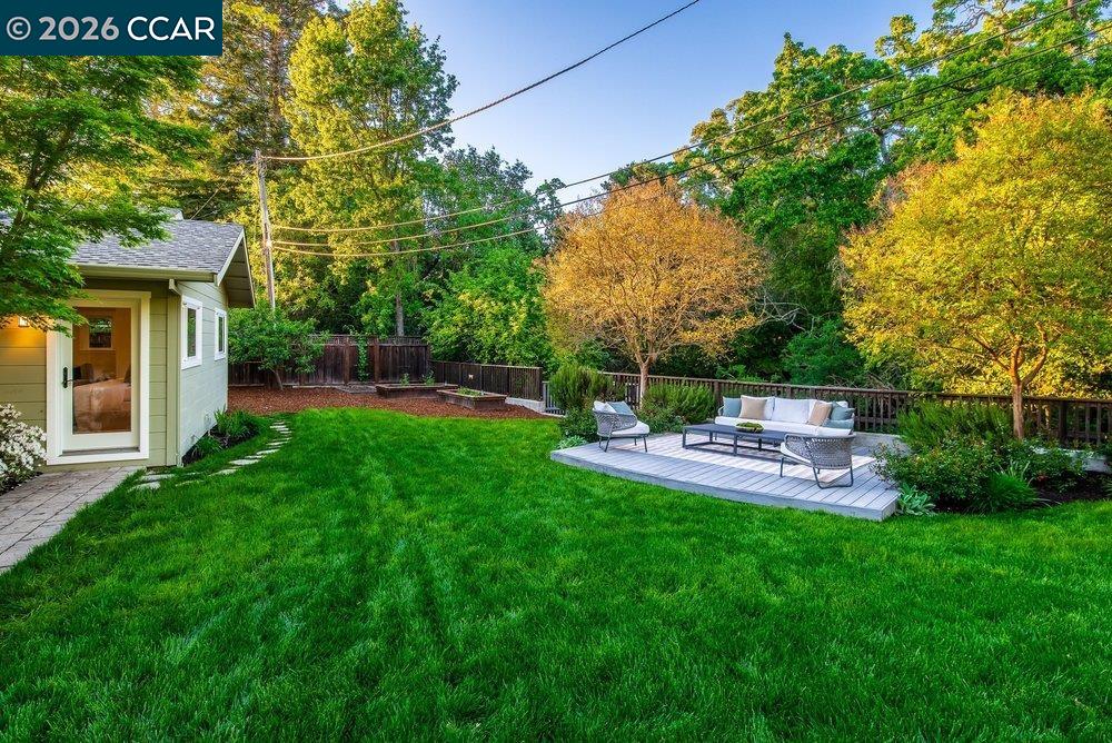 862 McEllen Way