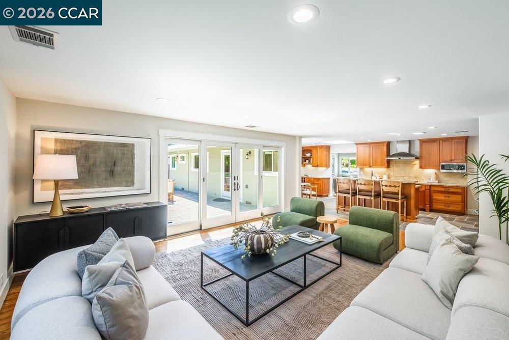 862 McEllen Way