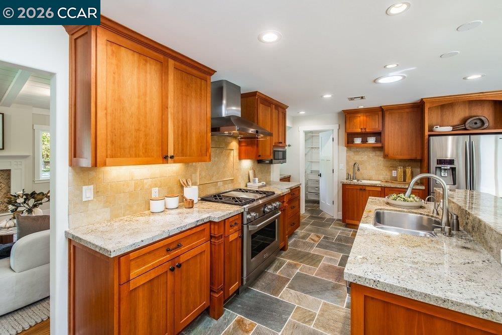 862 McEllen Way