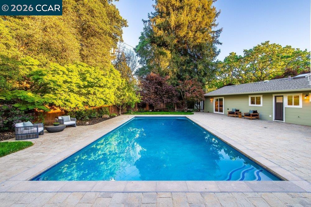 862 McEllen Way