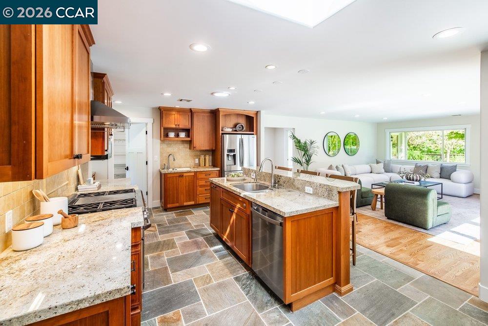 862 McEllen Way