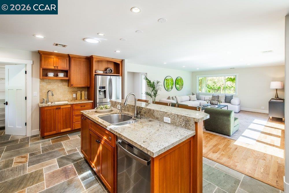 862 McEllen Way