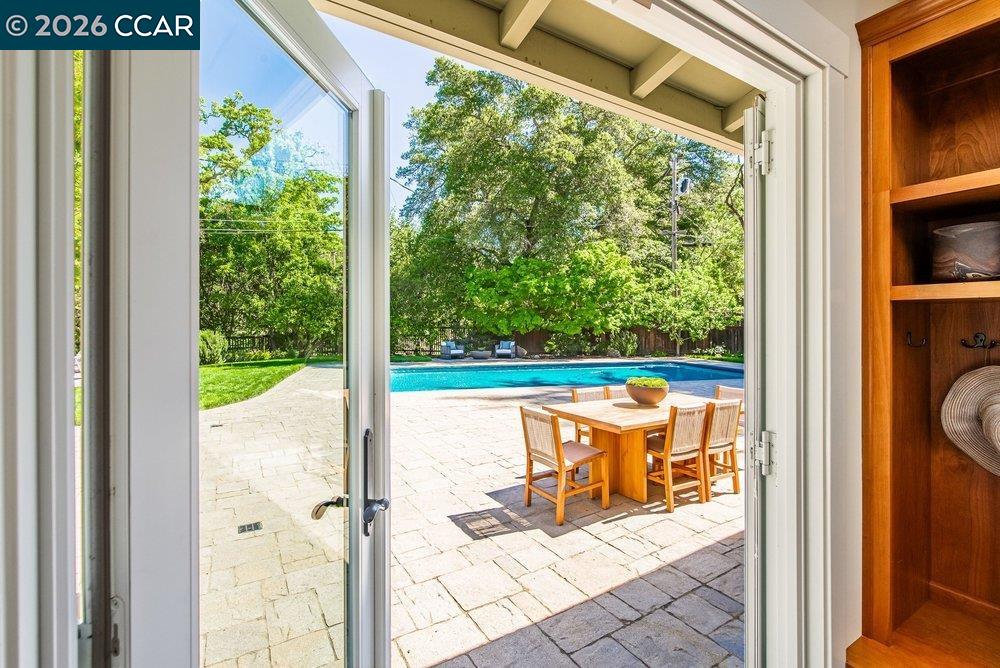 862 McEllen Way