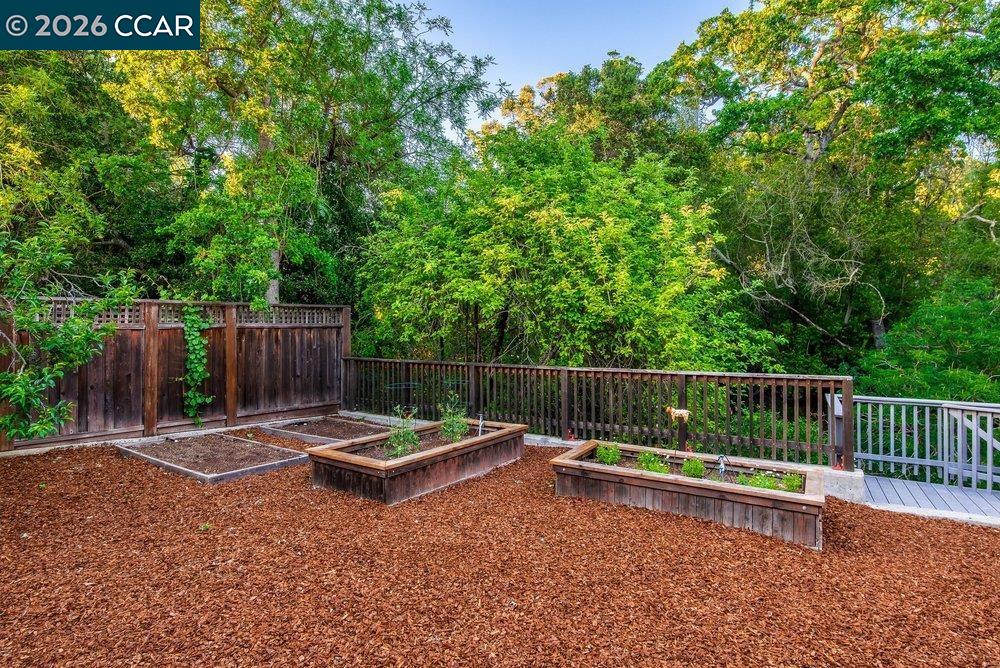 862 McEllen Way