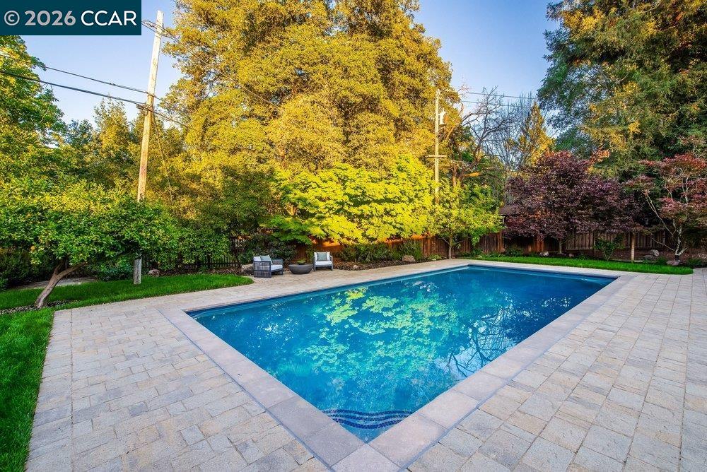 862 McEllen Way