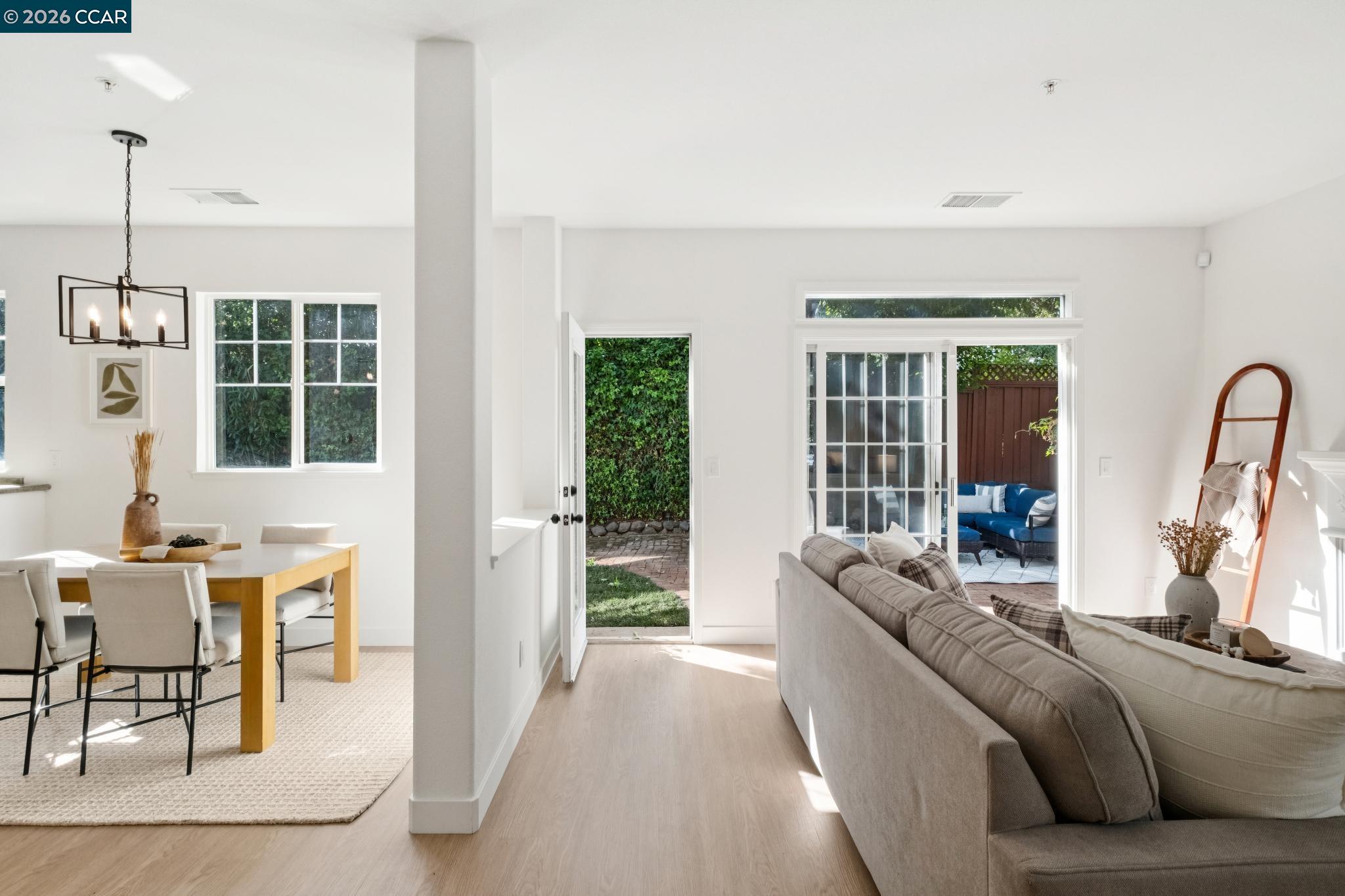 1275 Oakshire Ct