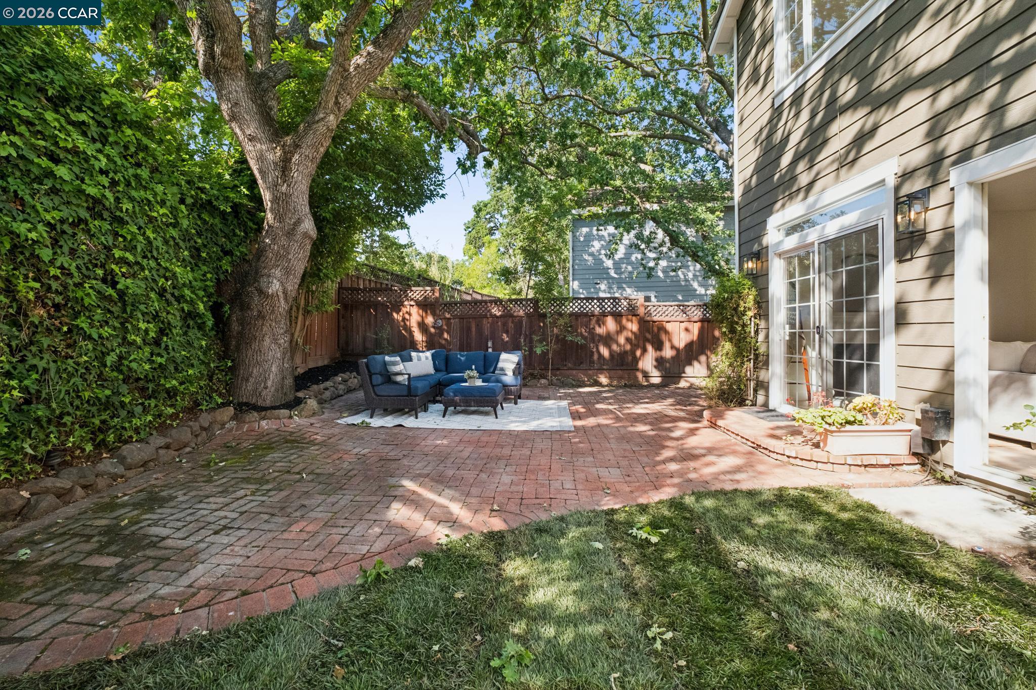 1275 Oakshire Ct