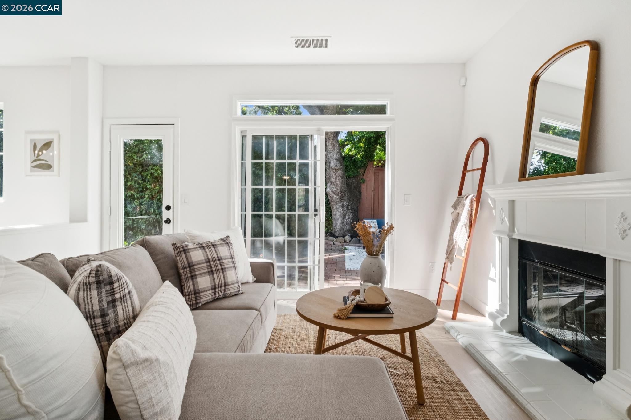 1275 Oakshire Ct