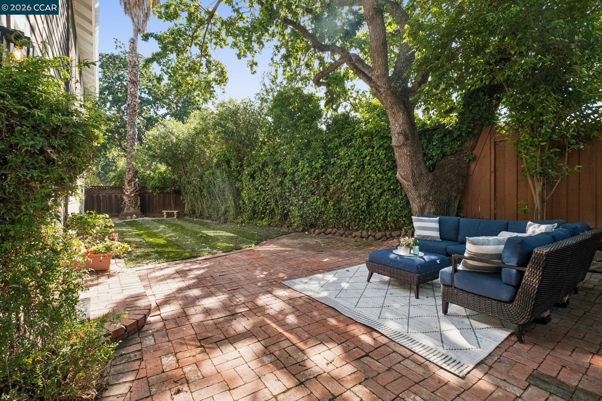 1275 Oakshire Ct