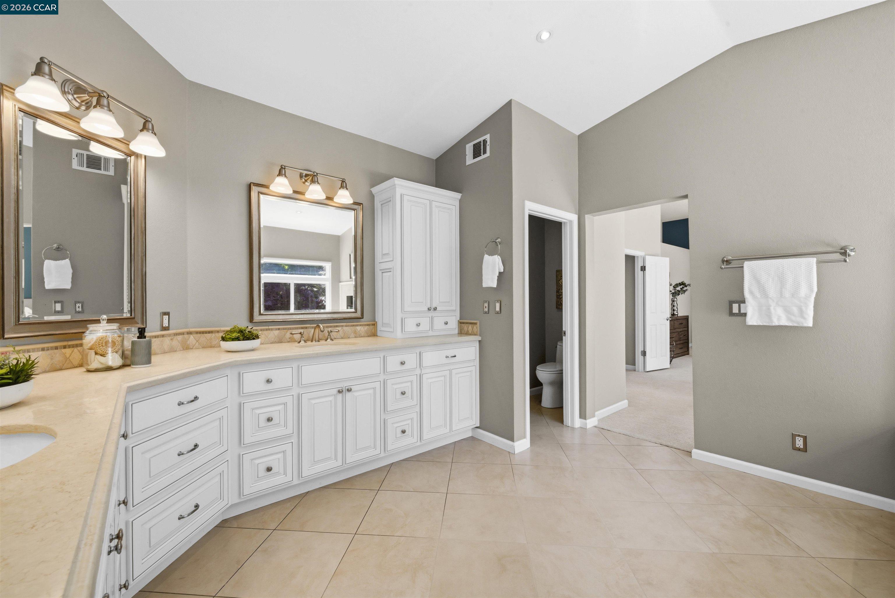 3038 Miwok Way