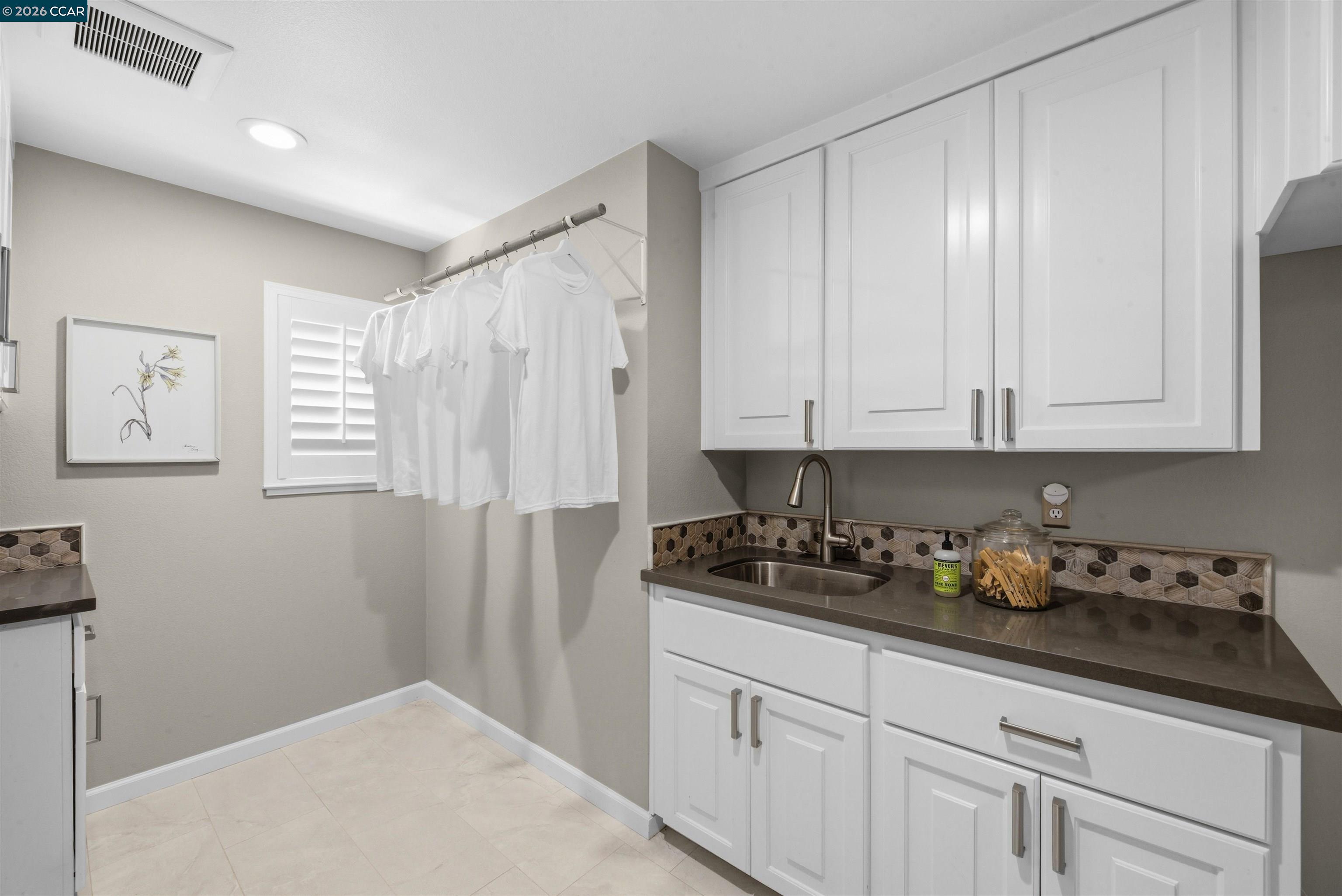 3038 Miwok Way