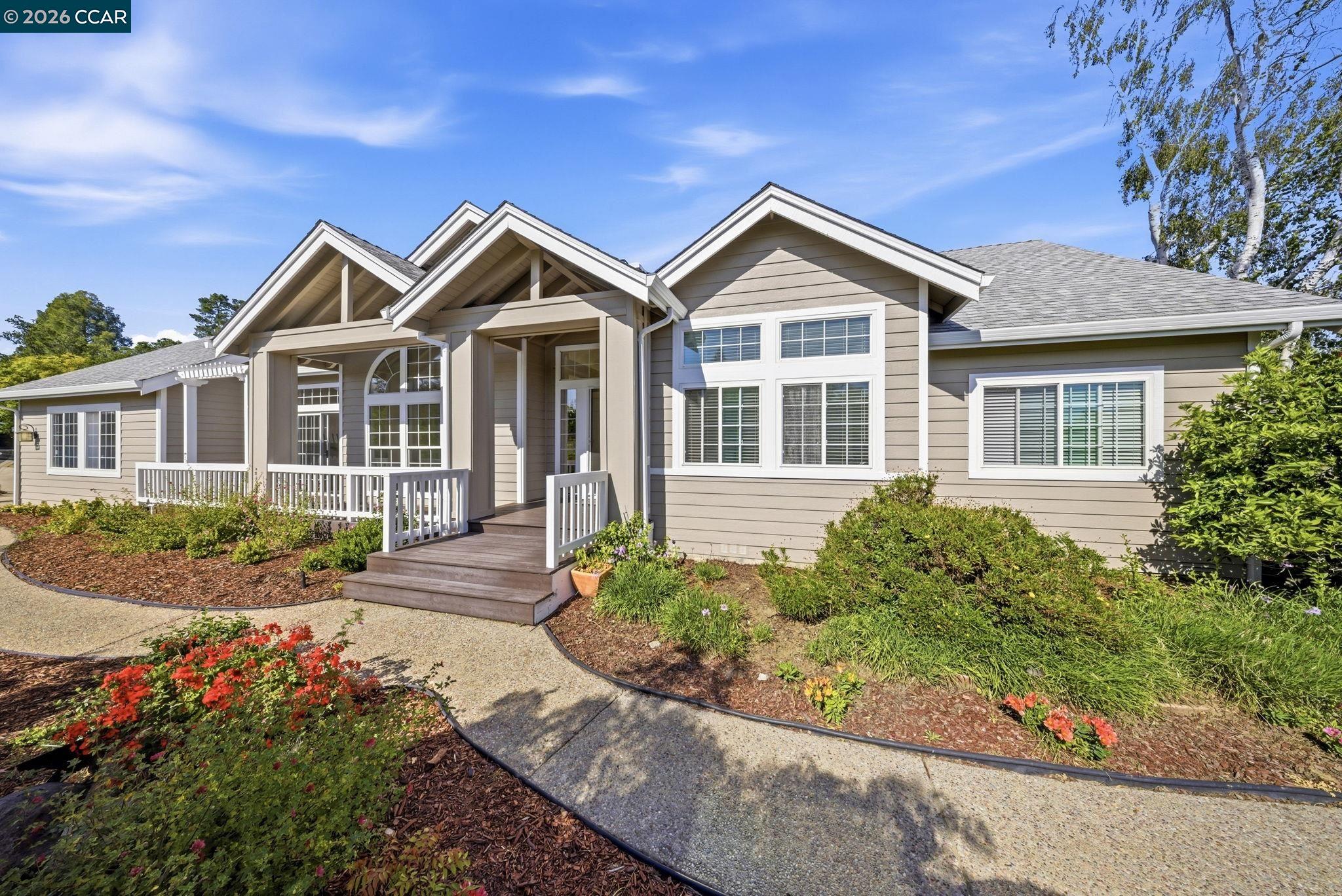 100 Sky Ranch Ln
