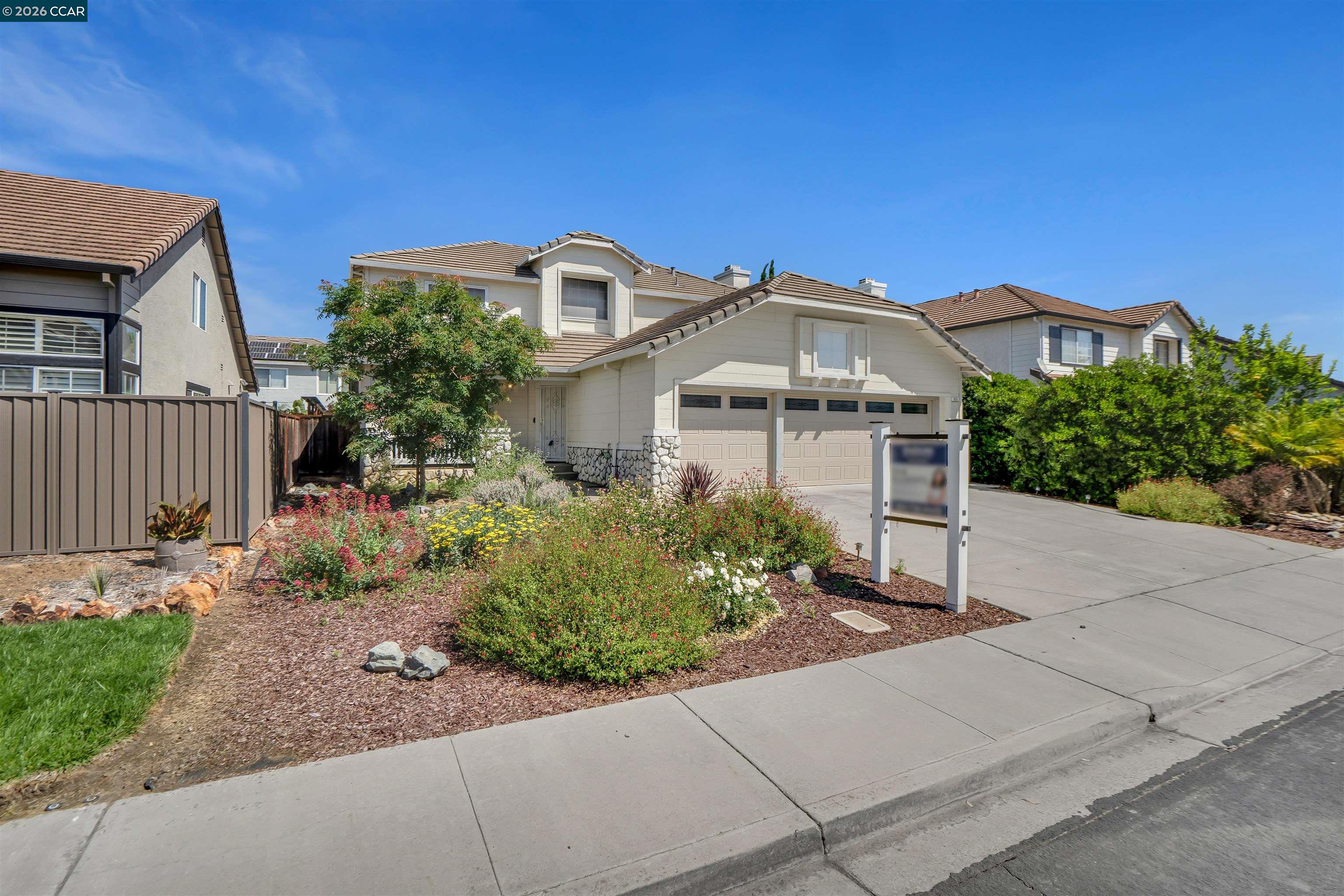 955 Woodsong Ln